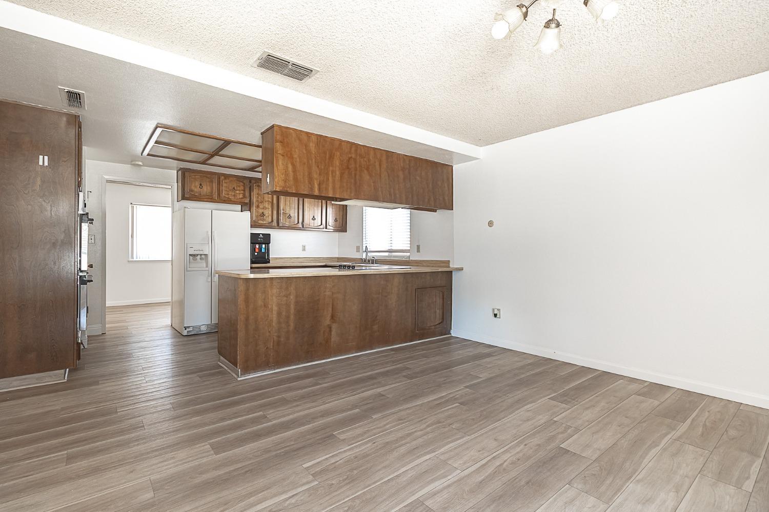 Detail Gallery Image 11 of 24 For 2621 Dels Ln, Turlock,  CA 95382 - 3 Beds | 2 Baths