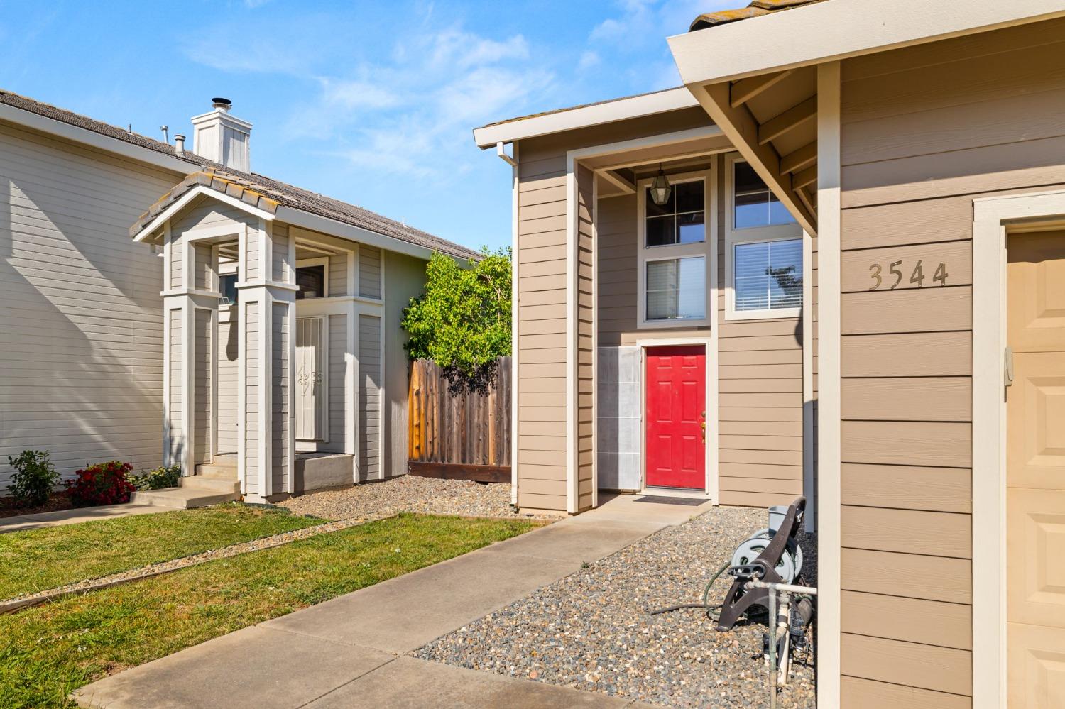 Detail Gallery Image 4 of 46 For 3544 Misty Morning Cir, Sacramento,  CA 95827 - 4 Beds | 2/1 Baths