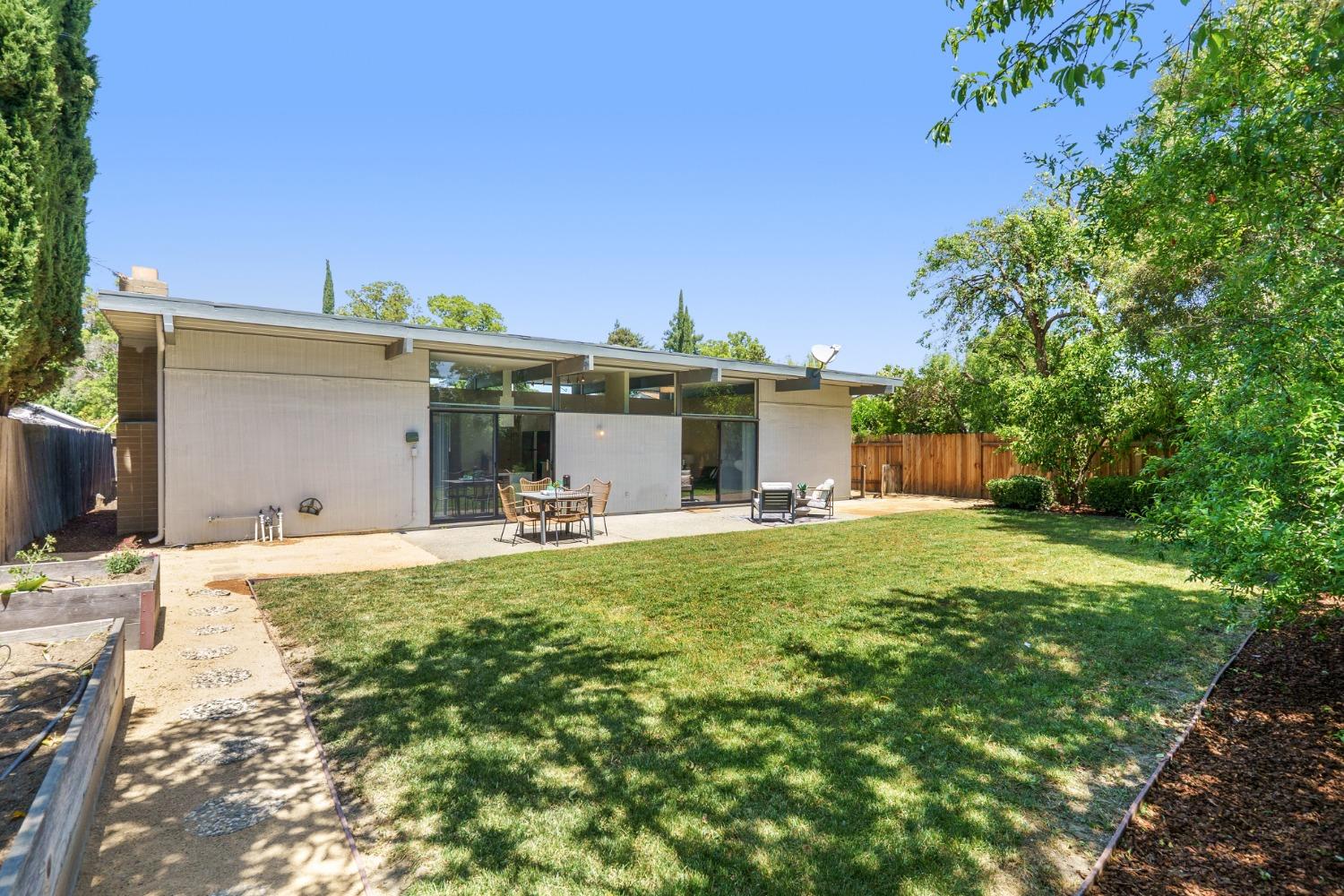 Detail Gallery Image 31 of 33 For 326 Hidalgo Pl, Davis,  CA 95616 - 4 Beds | 2 Baths