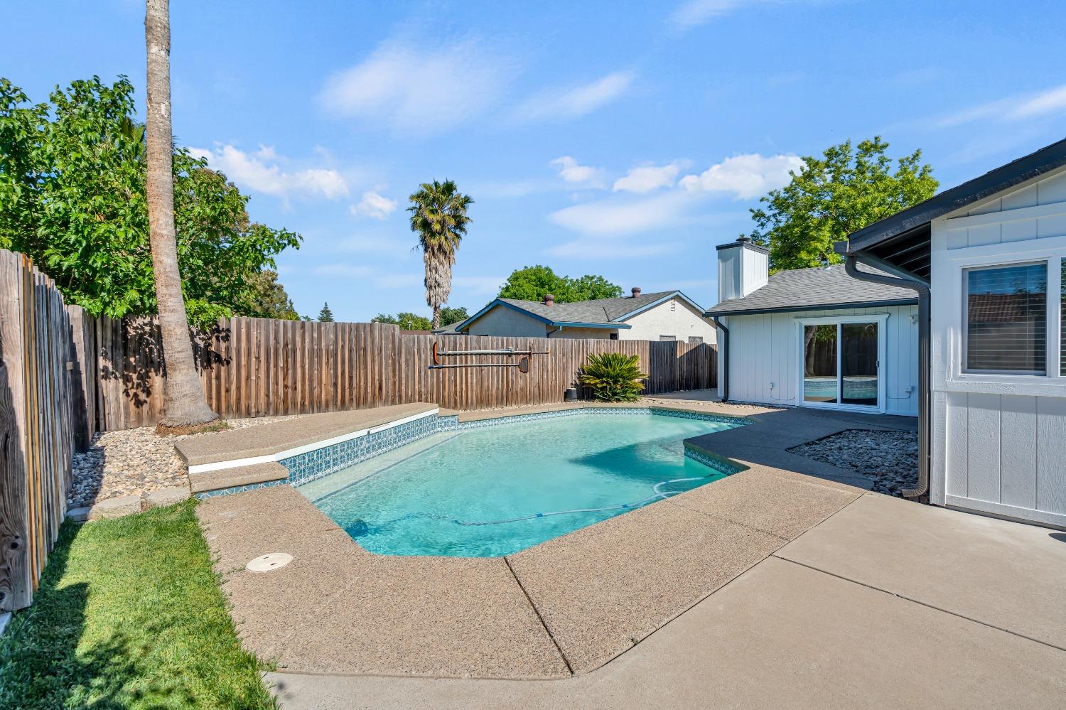 Detail Gallery Image 46 of 52 For 38 Mountainwood Ct, Sacramento,  CA 95823 - 4 Beds | 2 Baths