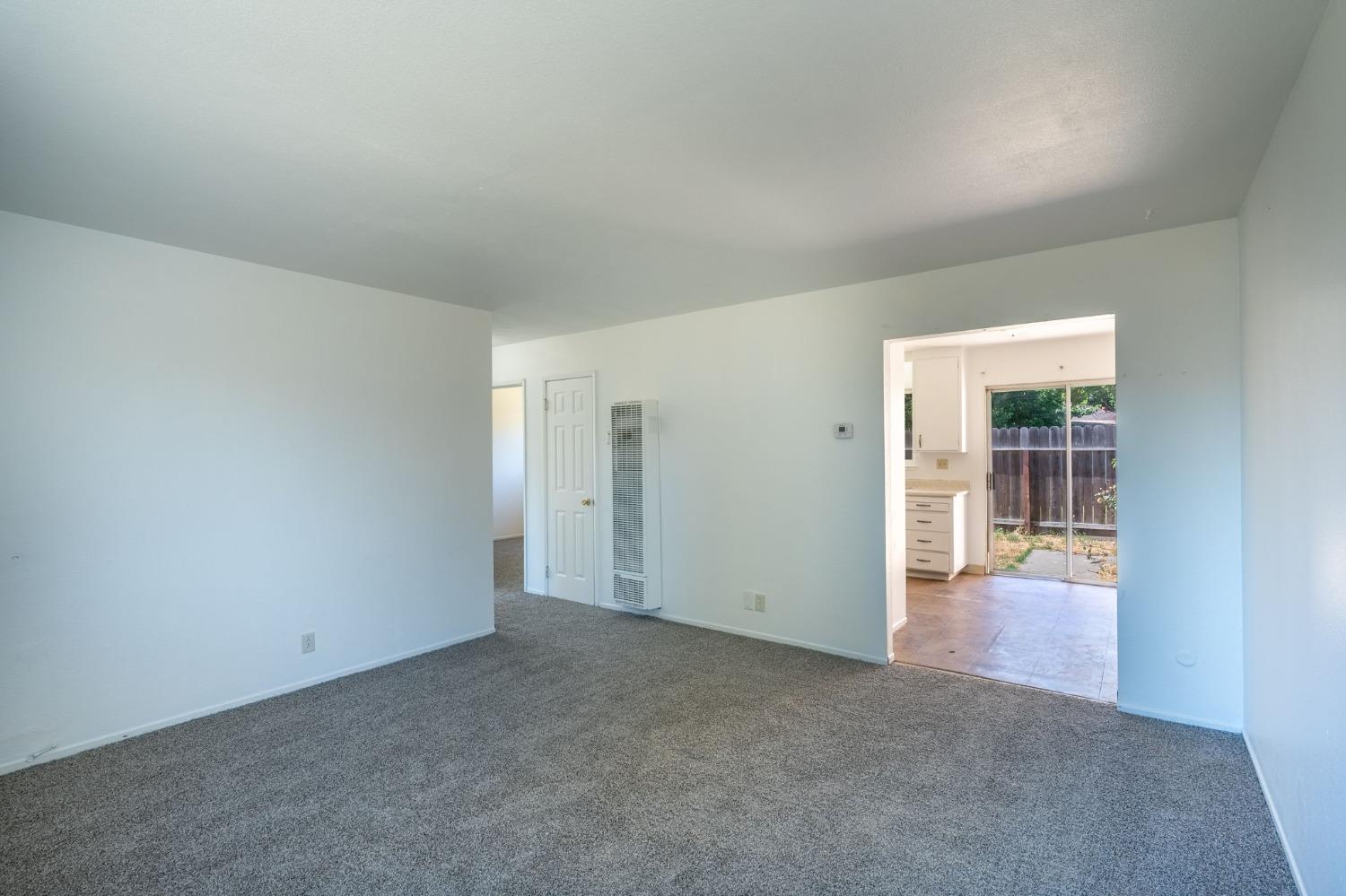 Detail Gallery Image 7 of 23 For 1906 Celeste Ct, Modesto,  CA 95355 - – Beds | – Baths