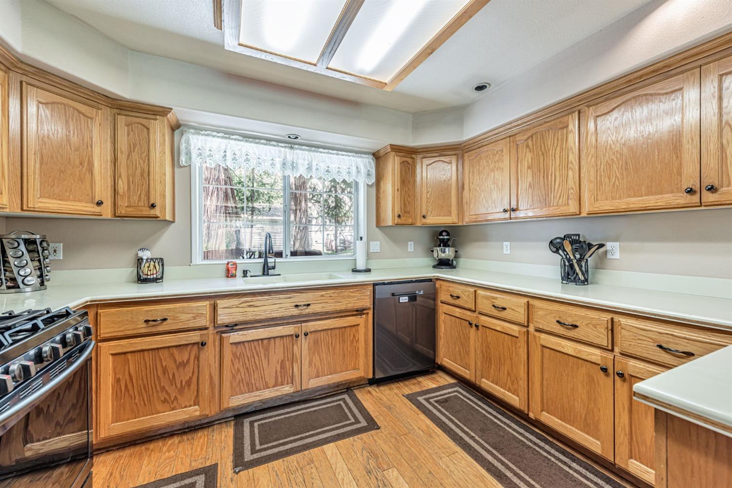 Dolly Varden Lane, Pollock Pines, California image 16