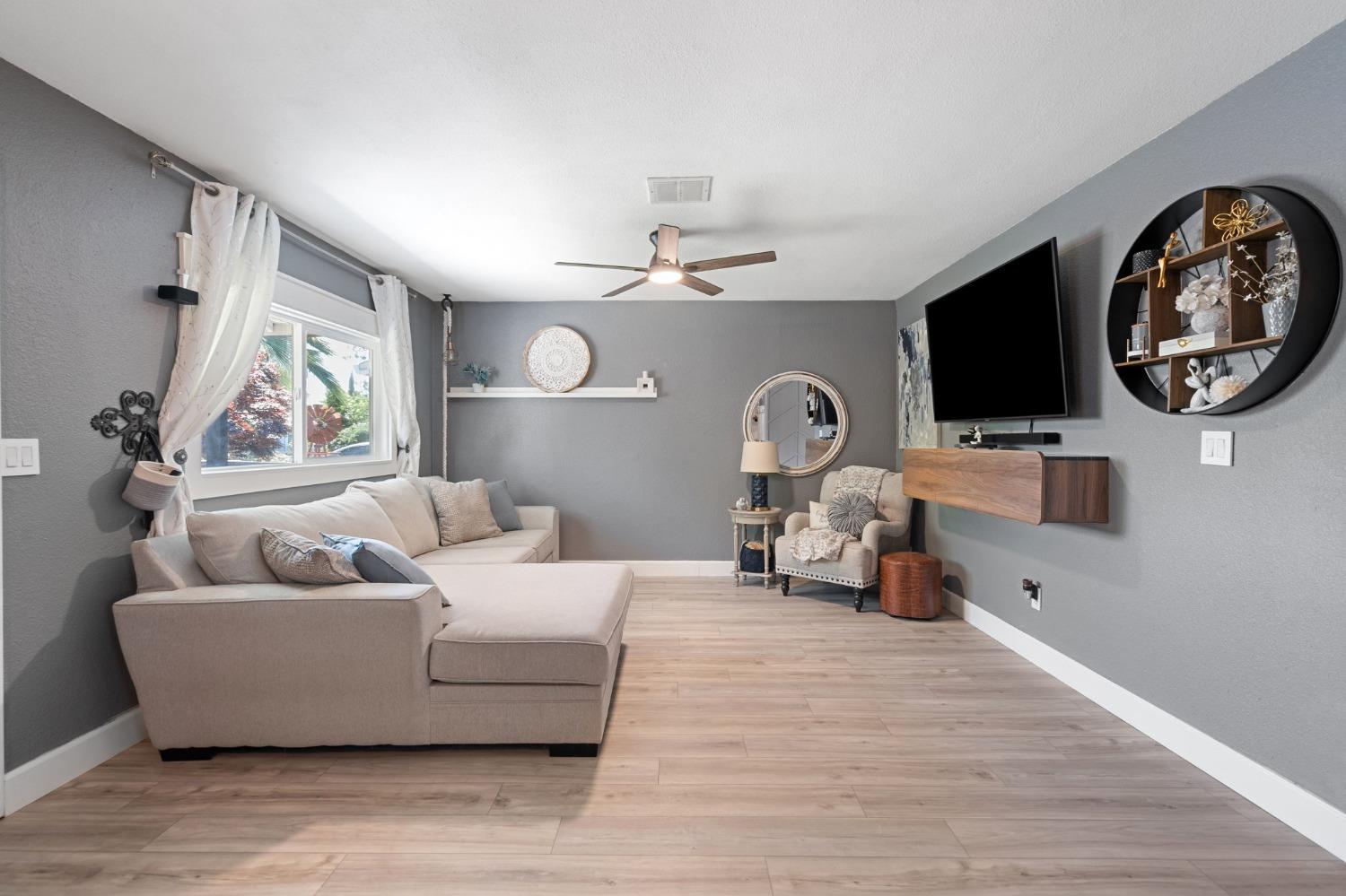 Detail Gallery Image 6 of 24 For 921 Quiet Way, Rio Linda,  CA 95673 - 3 Beds | 1 Baths