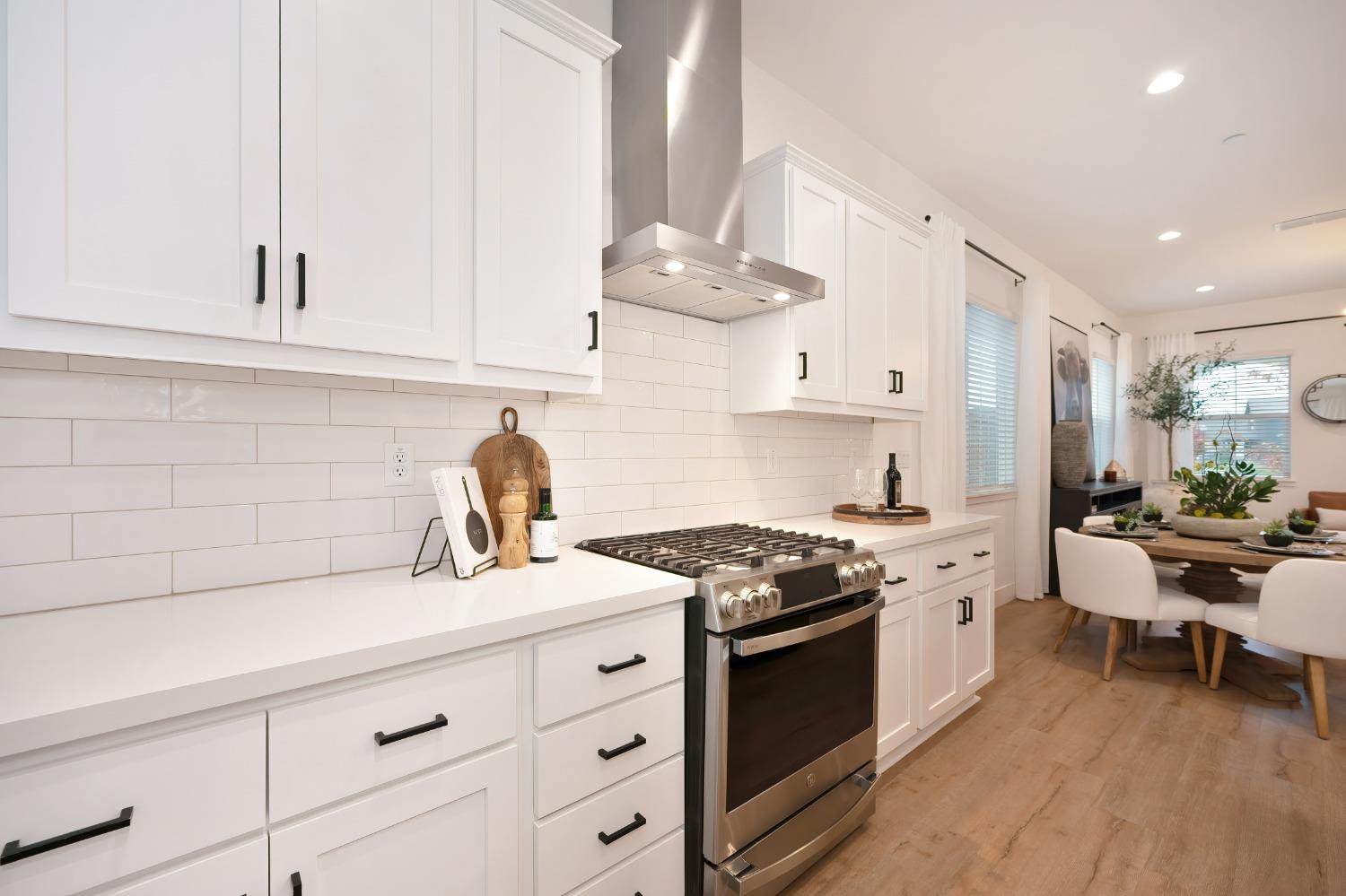 Detail Gallery Image 18 of 57 For 2327 5th Ave, Sacramento,  CA 95818 - 3 Beds | 2/1 Baths