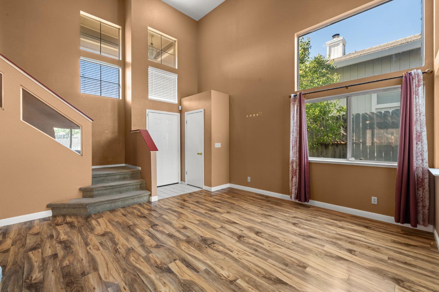 Detail Gallery Image 9 of 46 For 3544 Misty Morning Cir, Sacramento,  CA 95827 - 4 Beds | 2/1 Baths