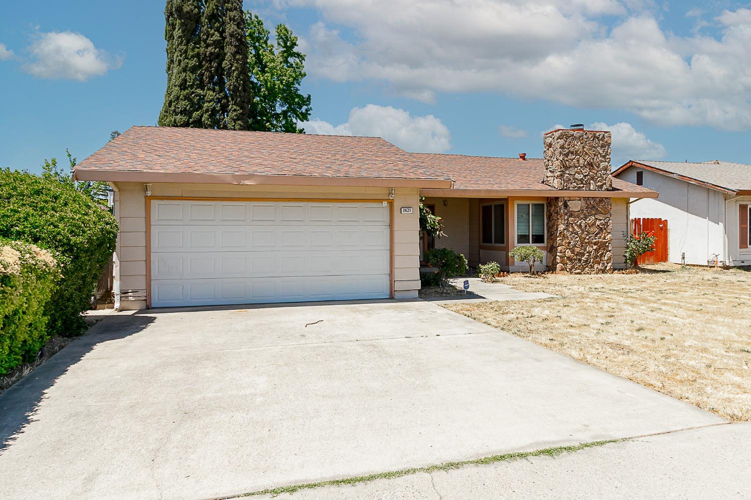 Detail Gallery Image 3 of 24 For 2621 Dels Ln, Turlock,  CA 95382 - 3 Beds | 2 Baths