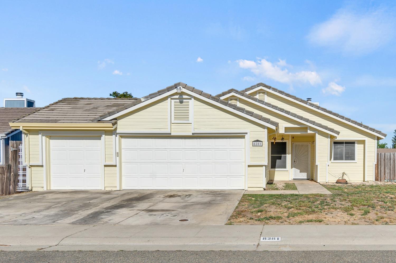 Detail Gallery Image 1 of 47 For 8281 New Point Dr, Sacramento,  CA 95828 - 3 Beds | 2 Baths