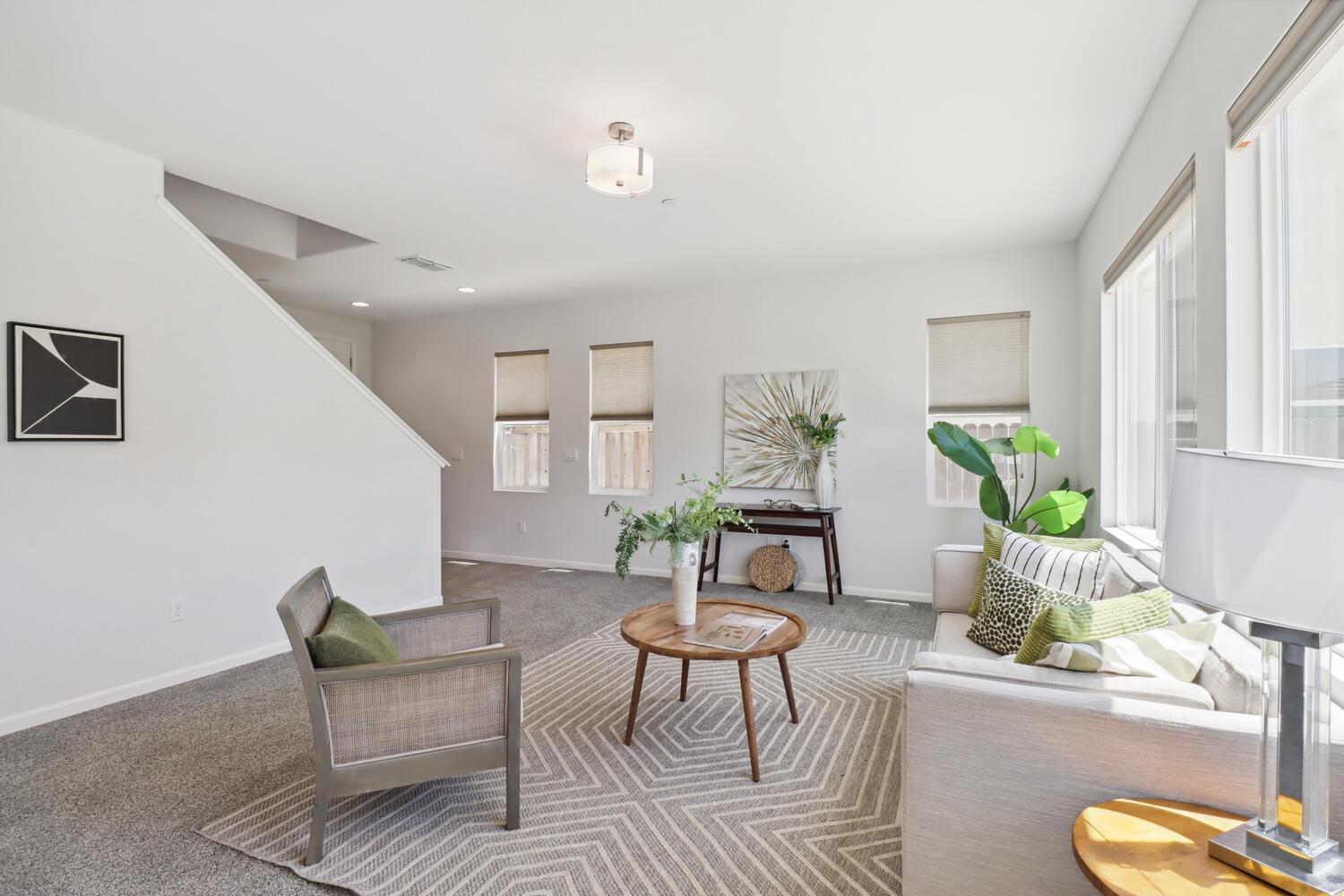 Detail Gallery Image 8 of 63 For 1336 Hughes St, Woodland,  CA 95776 - 4 Beds | 3 Baths