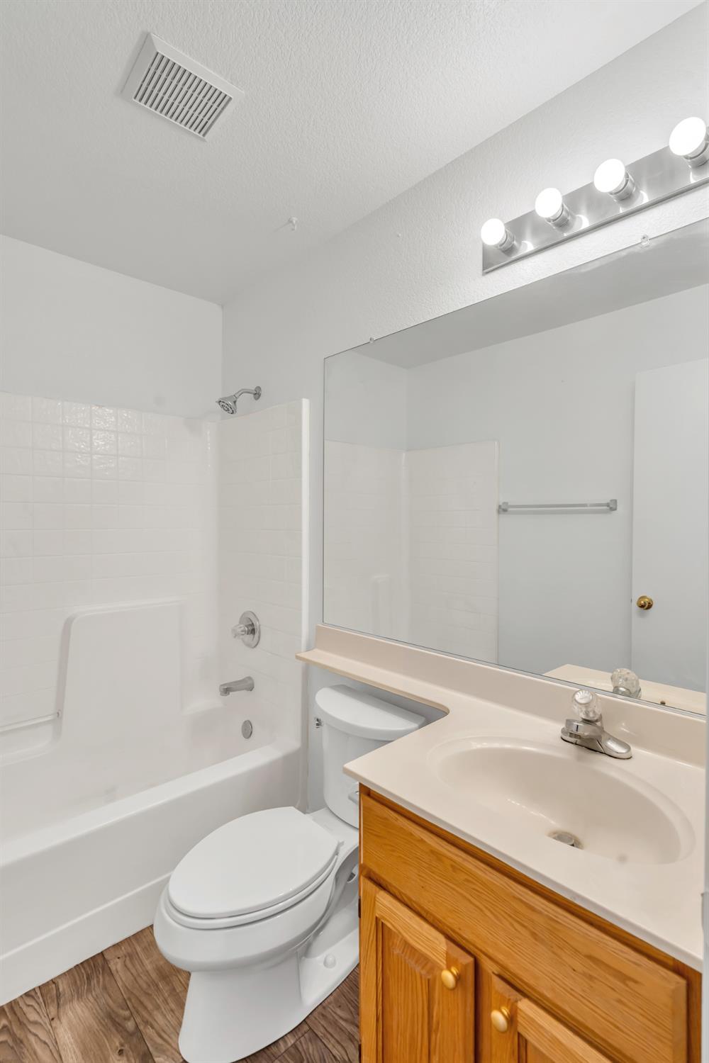 Detail Gallery Image 18 of 47 For 8281 New Point Dr, Sacramento,  CA 95828 - 3 Beds | 2 Baths