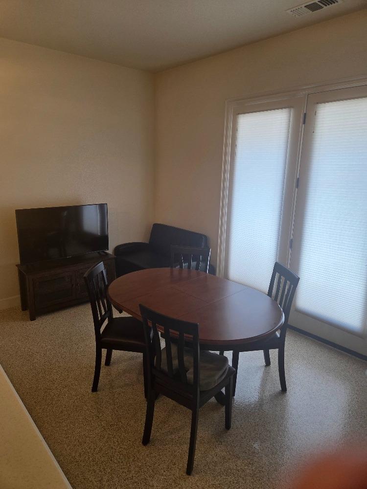 Detail Gallery Image 7 of 36 For 2620 Bird Rock Pl, Turlock,  CA 95380 - 2 Beds | 2 Baths