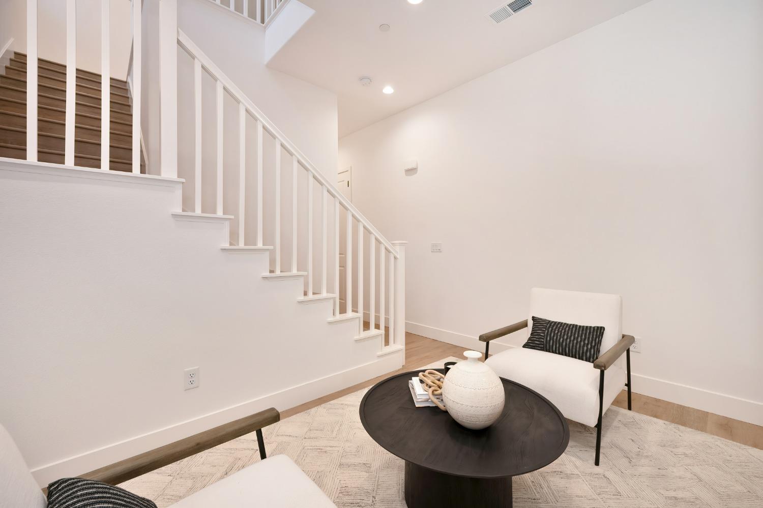 Detail Gallery Image 25 of 57 For 2327 5th Ave, Sacramento,  CA 95818 - 3 Beds | 2/1 Baths