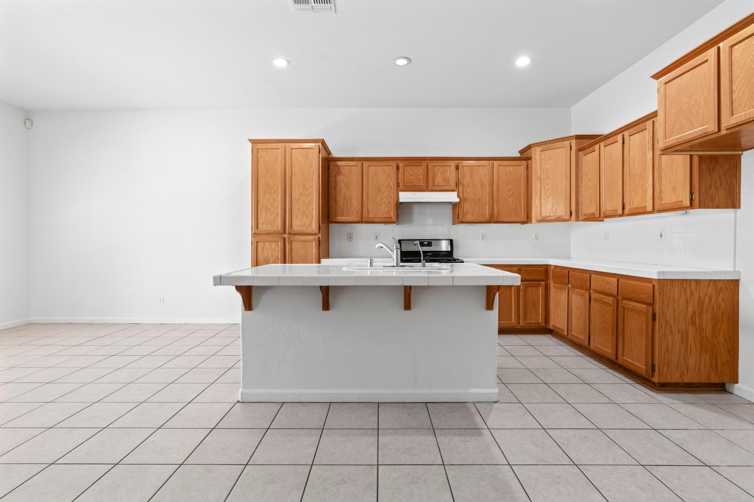 Detail Gallery Image 14 of 51 For 3345 Tenaya Ln, Stockton,  CA 95212 - 4 Beds | 2 Baths