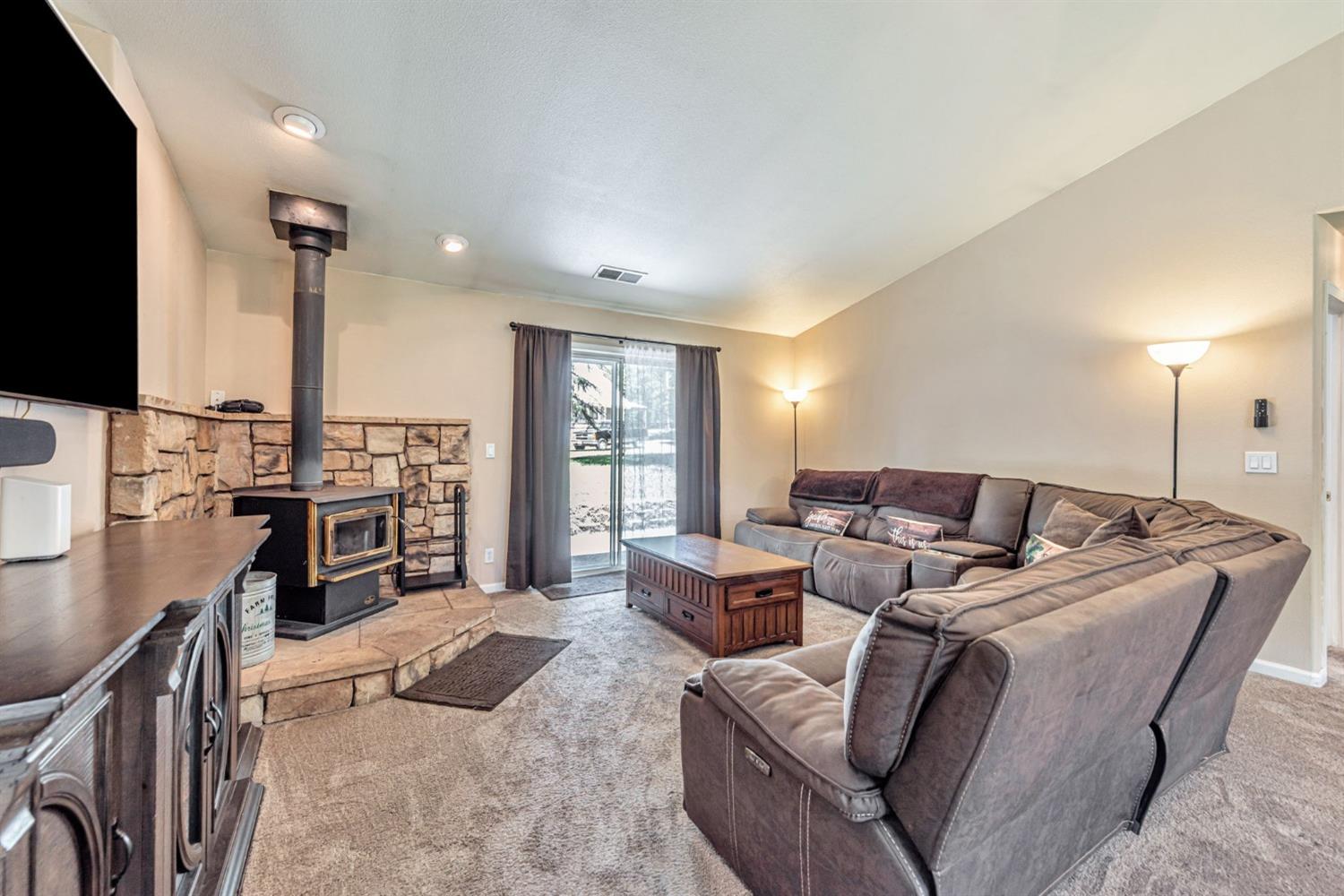 Dolly Varden Lane, Pollock Pines, California image 10