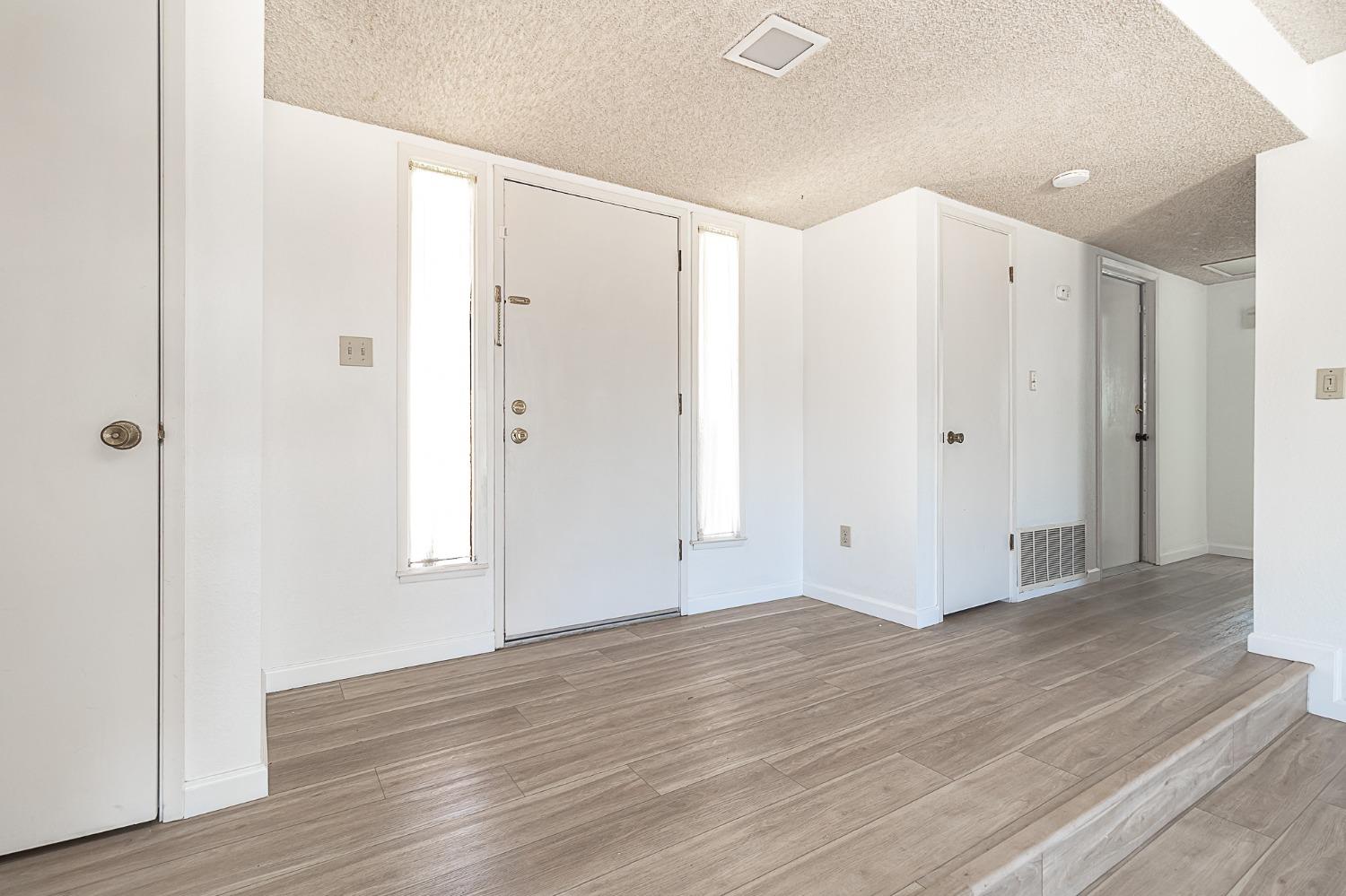 Detail Gallery Image 6 of 24 For 2621 Dels Ln, Turlock,  CA 95382 - 3 Beds | 2 Baths