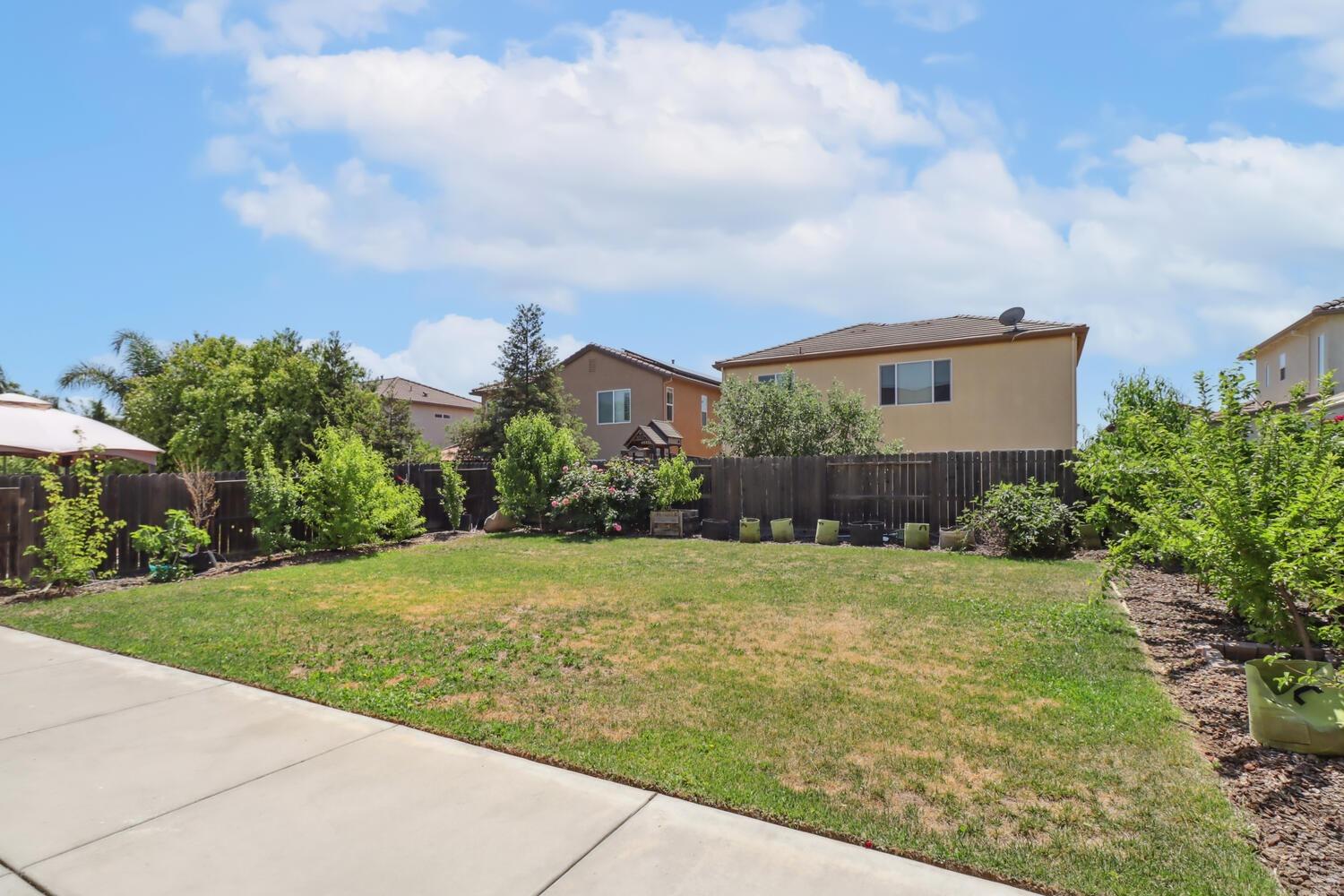 Detail Gallery Image 49 of 63 For 1336 Hughes St, Woodland,  CA 95776 - 4 Beds | 3 Baths