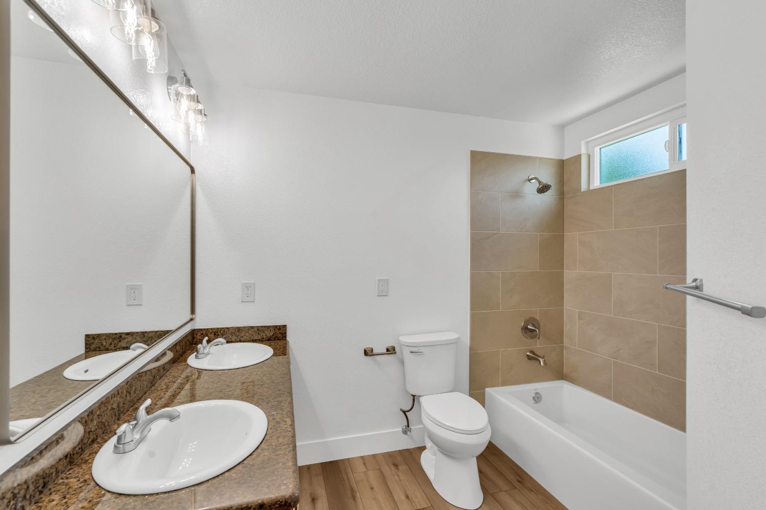 Detail Gallery Image 12 of 52 For 38 Mountainwood Ct, Sacramento,  CA 95823 - 4 Beds | 2 Baths