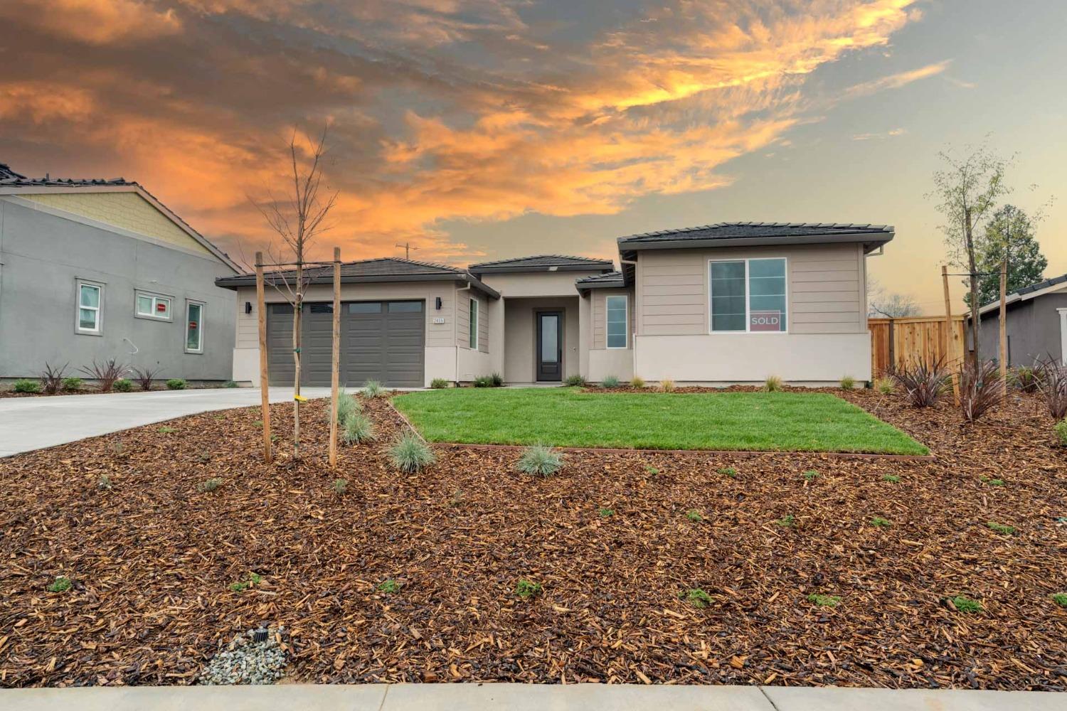 Detail Gallery Image 4 of 32 For 2425 Briar Meadows Cir, Auburn,  CA 95603 - 4 Beds | 3/1 Baths