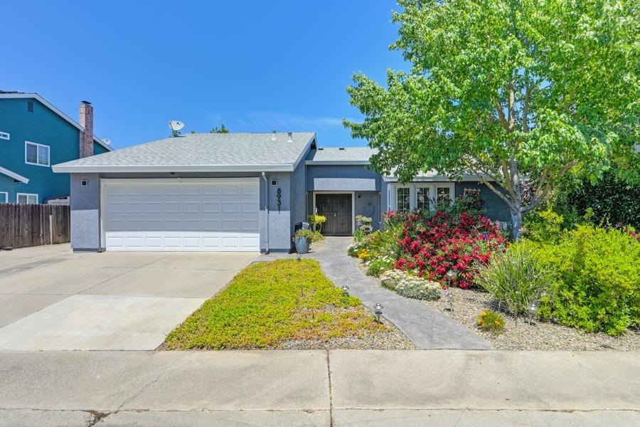 Detail Gallery Image 4 of 60 For 8931 Mountain Home Ct, Elk Grove,  CA 95624 - 3 Beds | 2 Baths