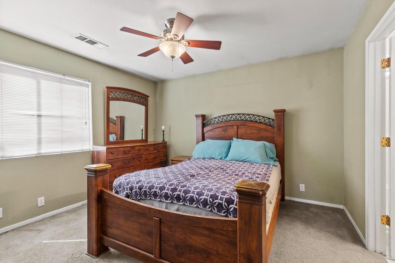 Detail Gallery Image 21 of 32 For 2728 Lowell Dr, Chico,  CA 95973 - 3 Beds | 2 Baths