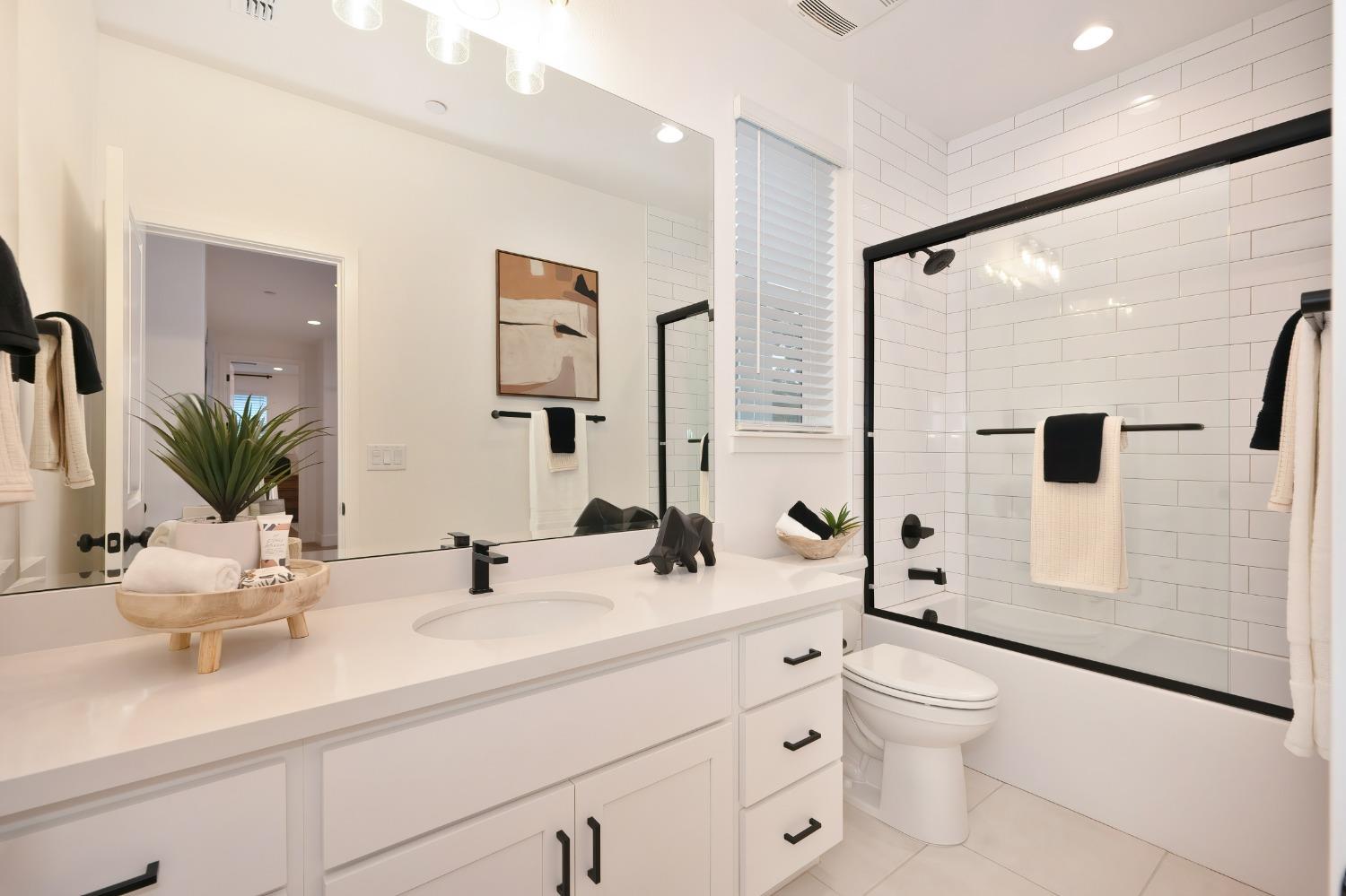 Detail Gallery Image 33 of 57 For 2327 5th Ave, Sacramento,  CA 95818 - 3 Beds | 2/1 Baths