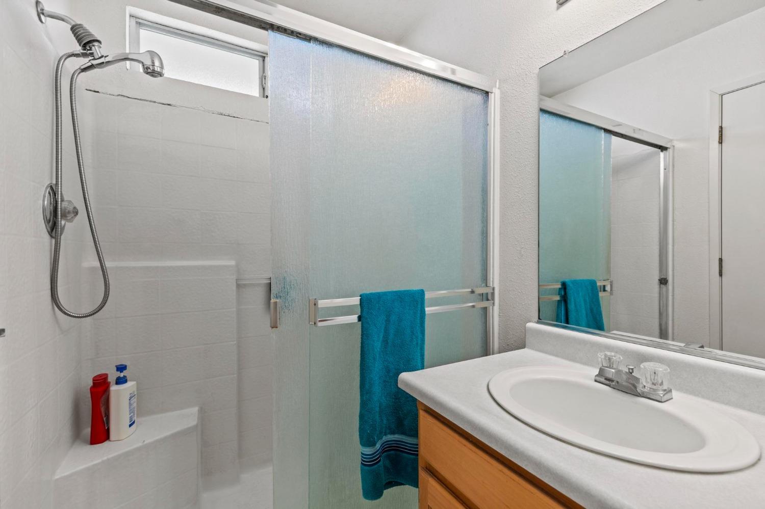 Detail Gallery Image 26 of 32 For 2728 Lowell Dr, Chico,  CA 95973 - 3 Beds | 2 Baths