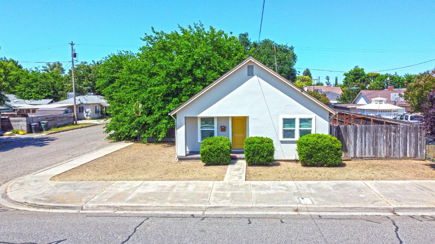 Detail Gallery Image 1 of 35 For 154 Blankenship Ave, Oakdale,  CA 95361 - 2 Beds | 1 Baths