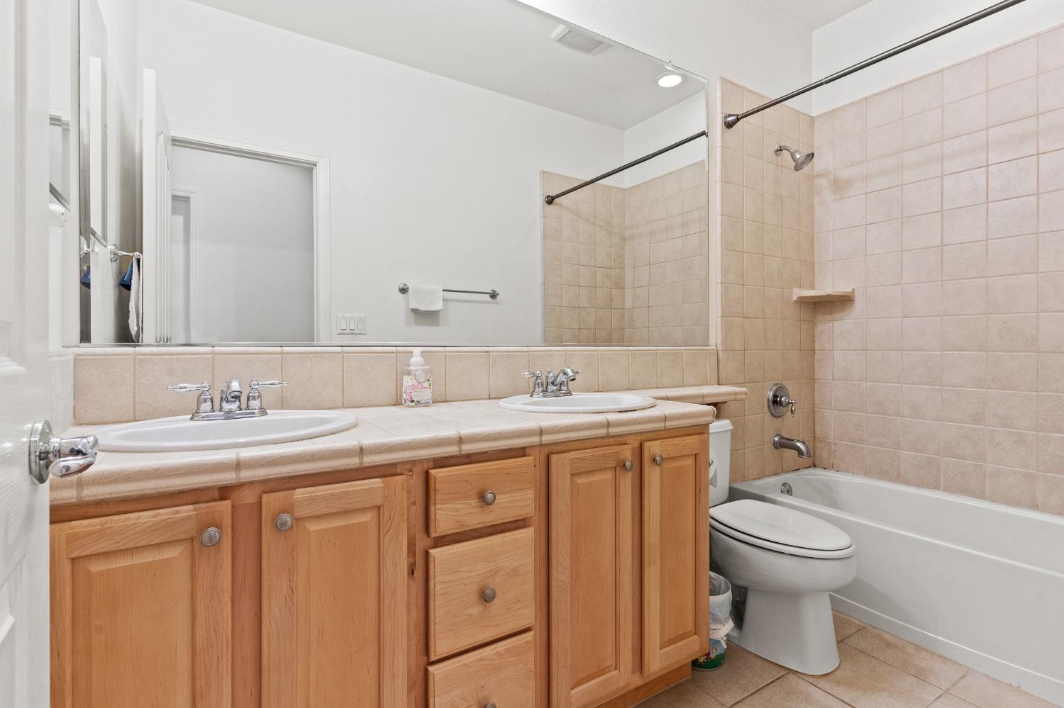 Detail Gallery Image 32 of 55 For 3930 Riley Anton Way, Rancho Cordova,  CA 95742 - 3 Beds | 2 Baths