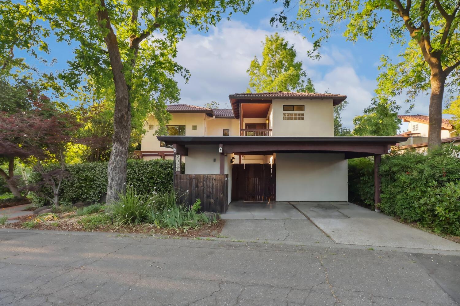 Detail Gallery Image 2 of 74 For 2323 Elendil Ln, Davis,  CA 95616 - 4 Beds | 4 Baths
