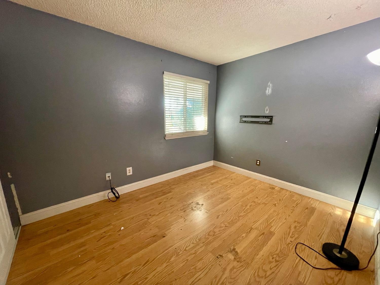 Detail Gallery Image 7 of 11 For 3101 Wyatt Way, Modesto,  CA 95350 - 3 Beds | 2 Baths