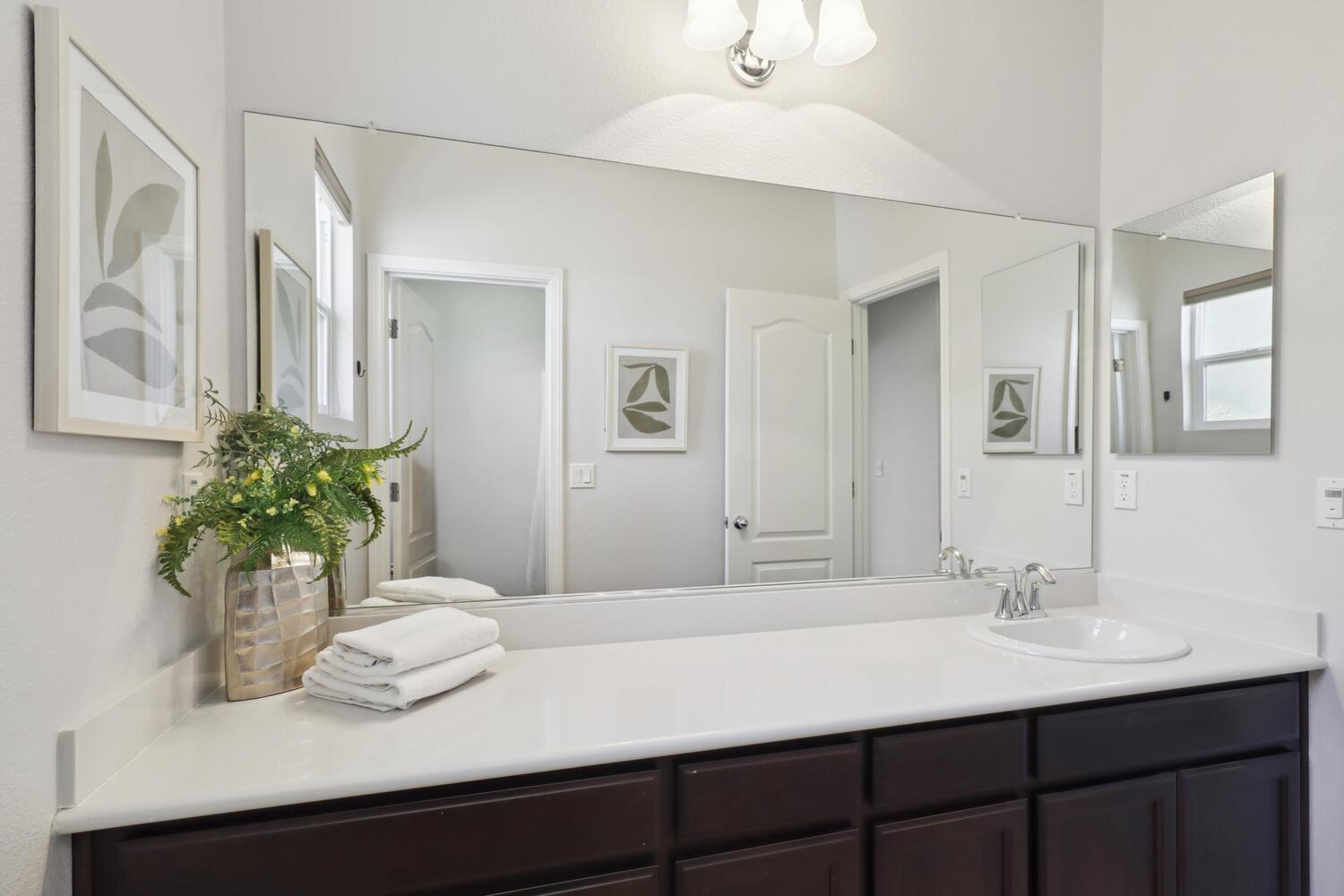 Detail Gallery Image 43 of 63 For 1336 Hughes St, Woodland,  CA 95776 - 4 Beds | 3 Baths