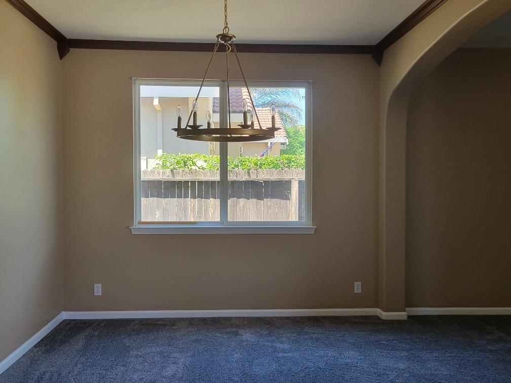 Detail Gallery Image 8 of 58 For 511 Milano Ct, Los Banos,  CA 93635 - 4 Beds | 2/1 Baths