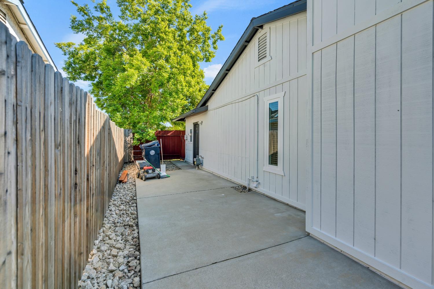 Detail Gallery Image 44 of 52 For 38 Mountainwood Ct, Sacramento,  CA 95823 - 4 Beds | 2 Baths