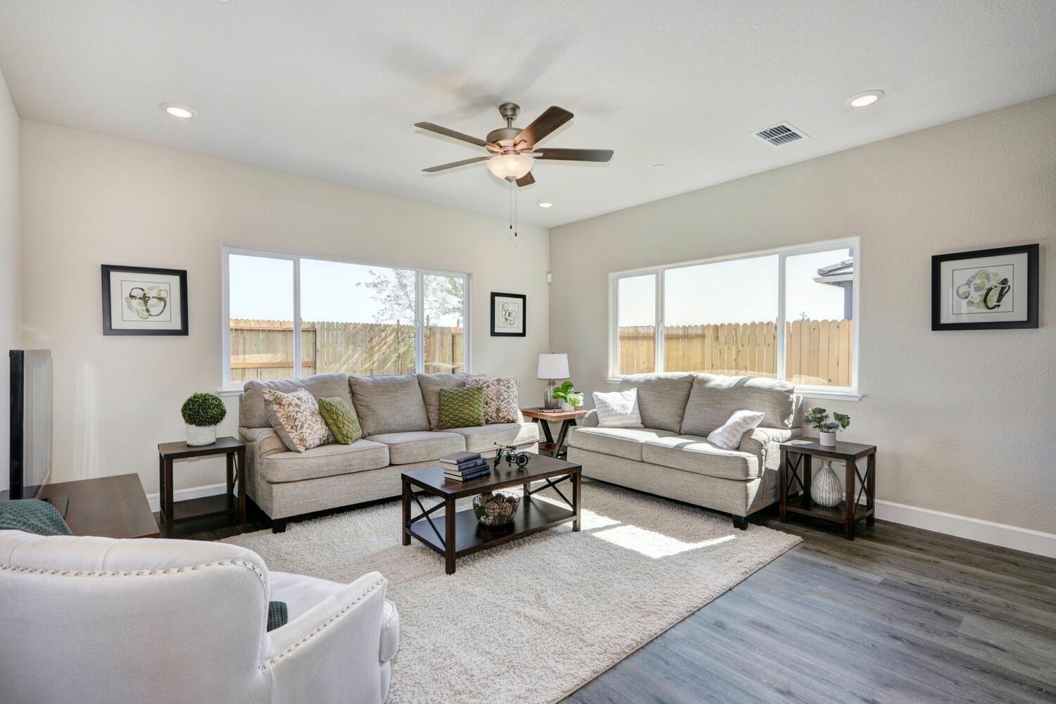 Detail Gallery Image 8 of 24 For 1129 Nicklaus Rd, Galt,  CA 95632 - 2 Beds | 2/1 Baths