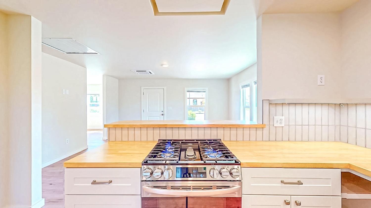 Detail Gallery Image 11 of 35 For 154 Blankenship Ave, Oakdale,  CA 95361 - 2 Beds | 1 Baths