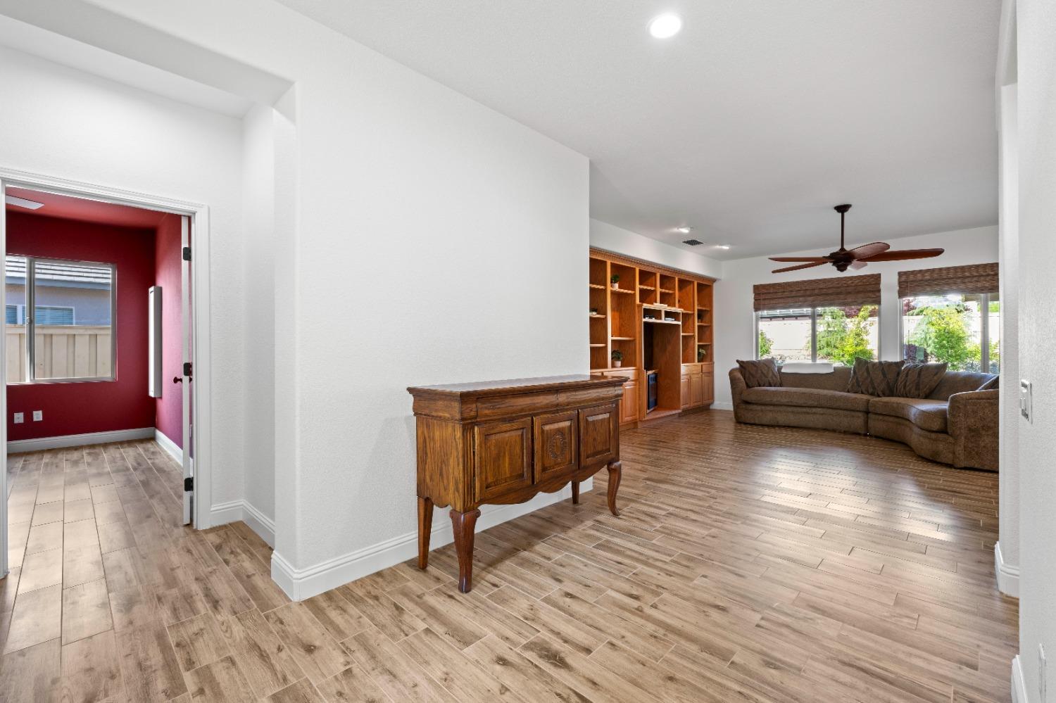 Detail Gallery Image 5 of 34 For 1351 Tahoma Ln, Lincoln,  CA 95648 - 2 Beds | 2 Baths