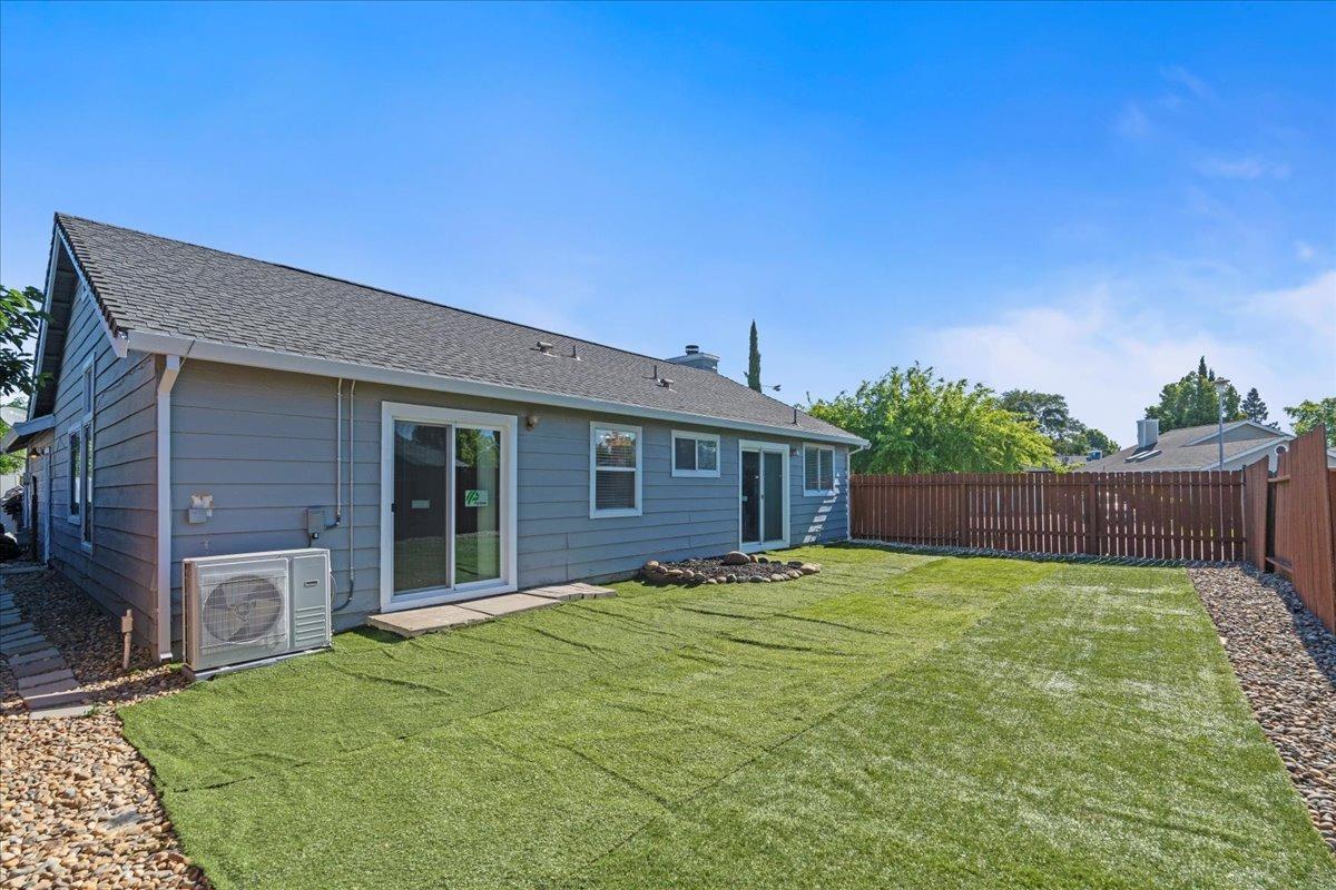 Detail Gallery Image 25 of 29 For 5550 Crystal Hill Way, Sacramento,  CA 95823 - 3 Beds | 2 Baths
