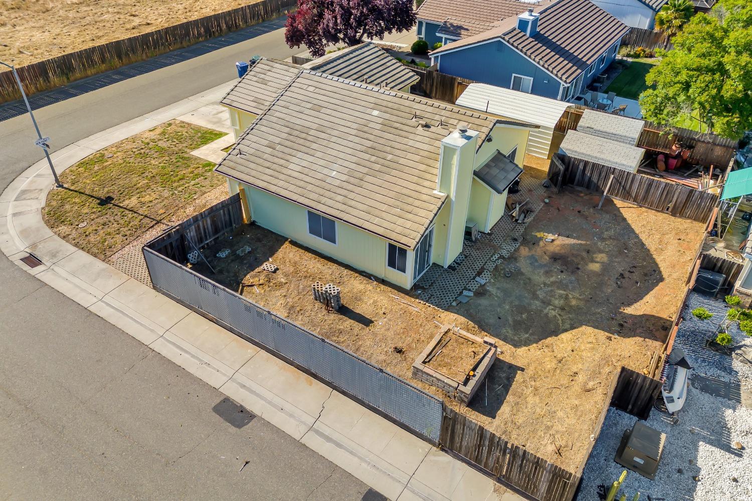 Detail Gallery Image 41 of 47 For 8281 New Point Dr, Sacramento,  CA 95828 - 3 Beds | 2 Baths
