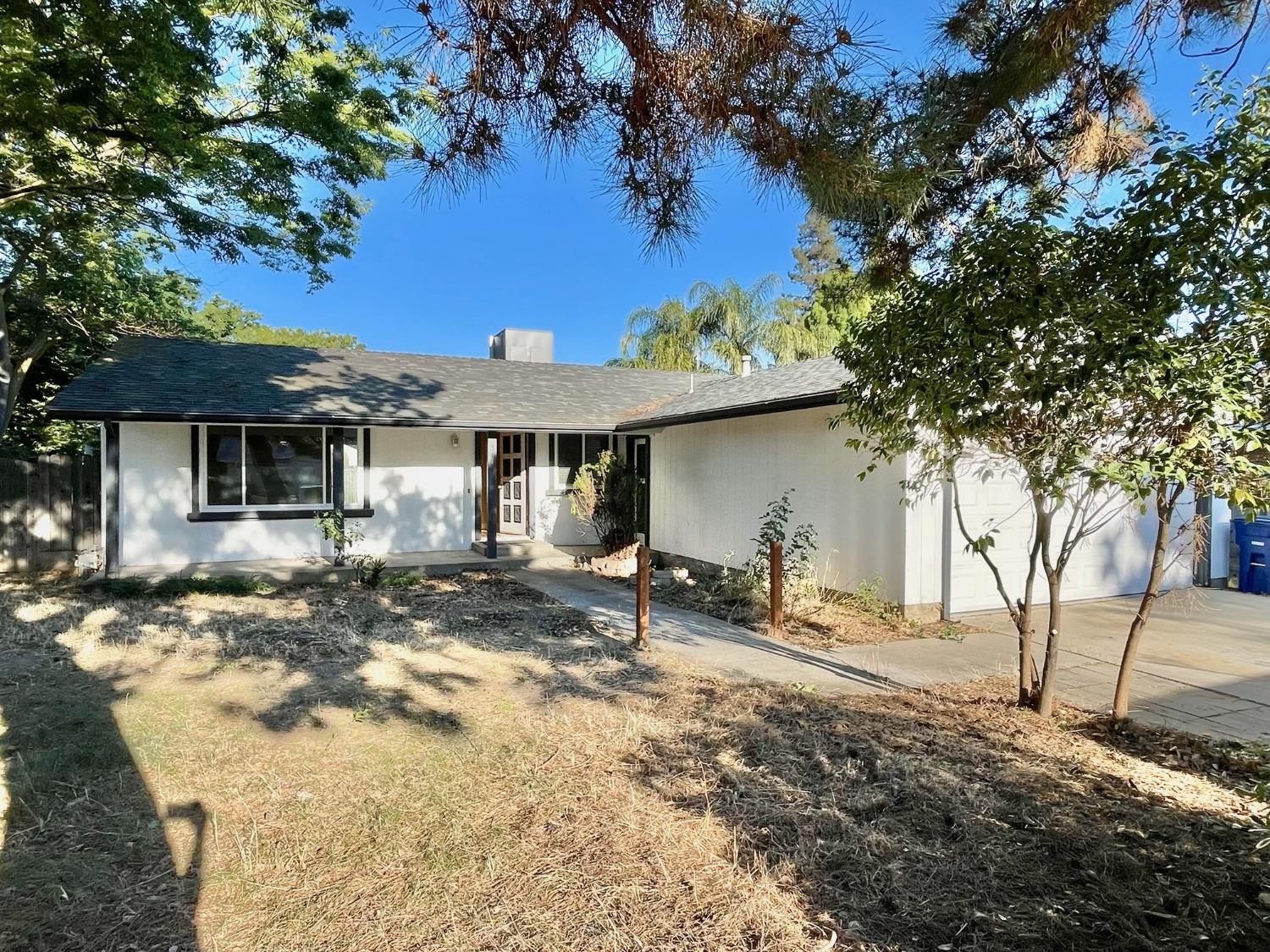 Detail Gallery Image 2 of 11 For 3101 Wyatt Way, Modesto,  CA 95350 - 3 Beds | 2 Baths