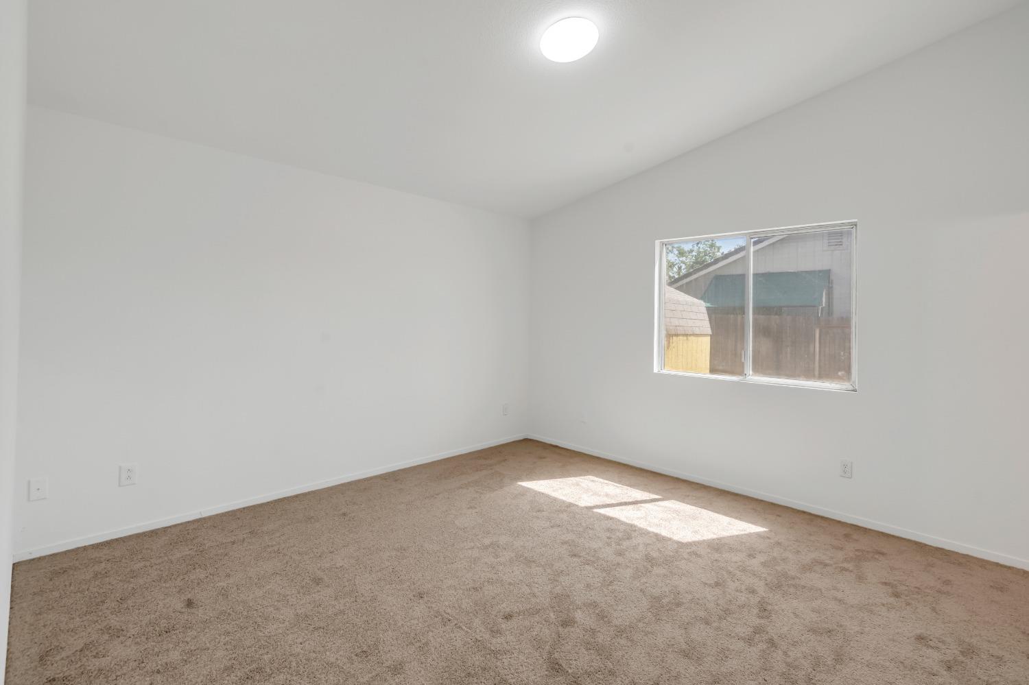 Detail Gallery Image 30 of 47 For 8281 New Point Dr, Sacramento,  CA 95828 - 3 Beds | 2 Baths
