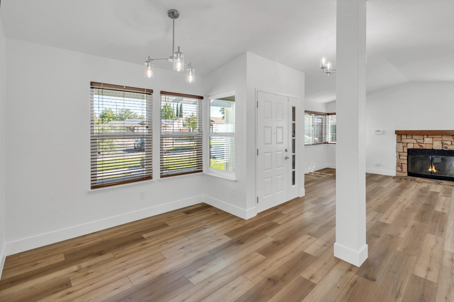 Detail Gallery Image 19 of 52 For 38 Mountainwood Ct, Sacramento,  CA 95823 - 4 Beds | 2 Baths