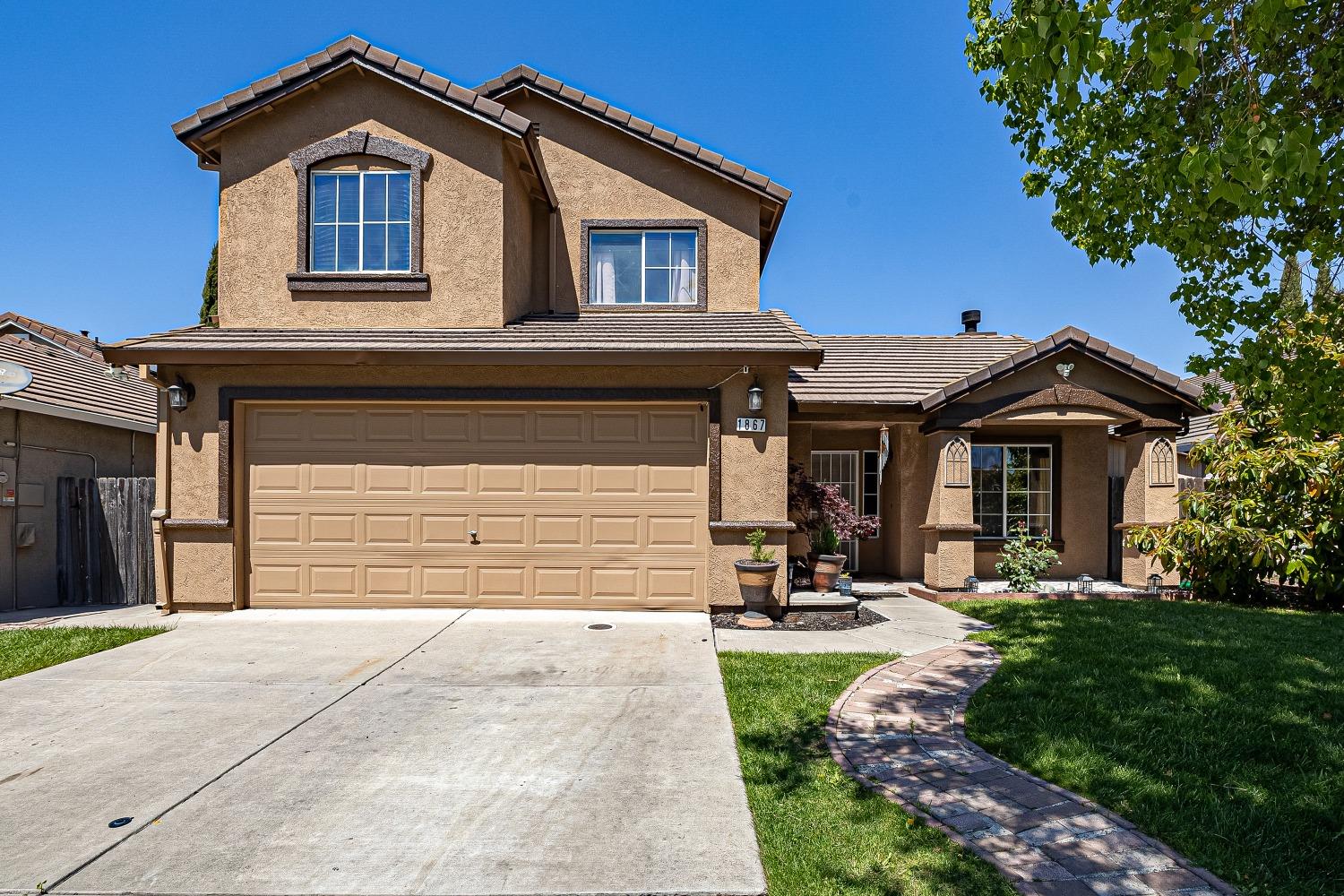Detail Gallery Image 1 of 39 For 1867 William Moss Blvd, Stockton,  CA 95206 - 4 Beds | 2/1 Baths