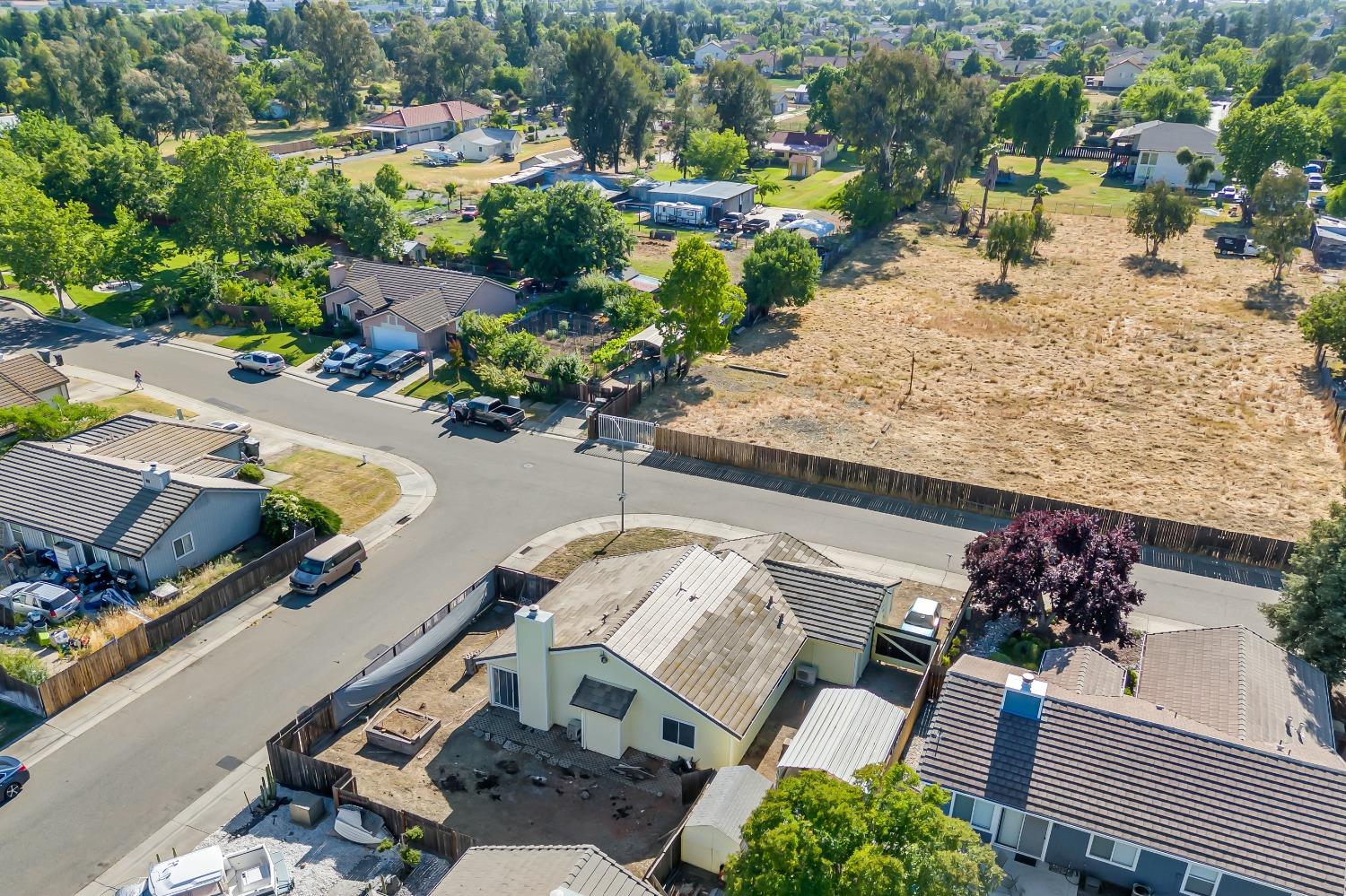 Detail Gallery Image 44 of 47 For 8281 New Point Dr, Sacramento,  CA 95828 - 3 Beds | 2 Baths