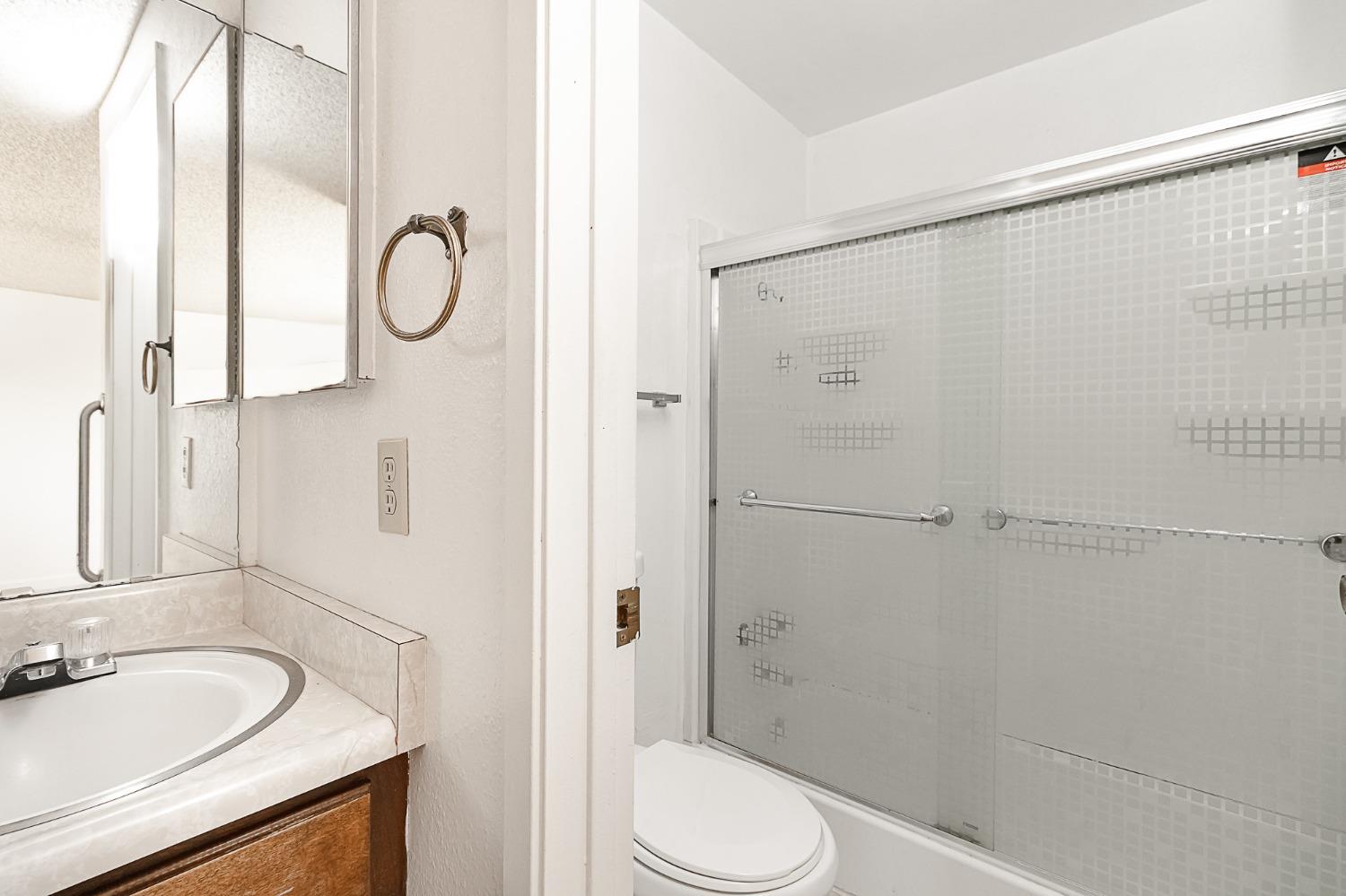 Detail Gallery Image 22 of 24 For 2621 Dels Ln, Turlock,  CA 95382 - 3 Beds | 2 Baths