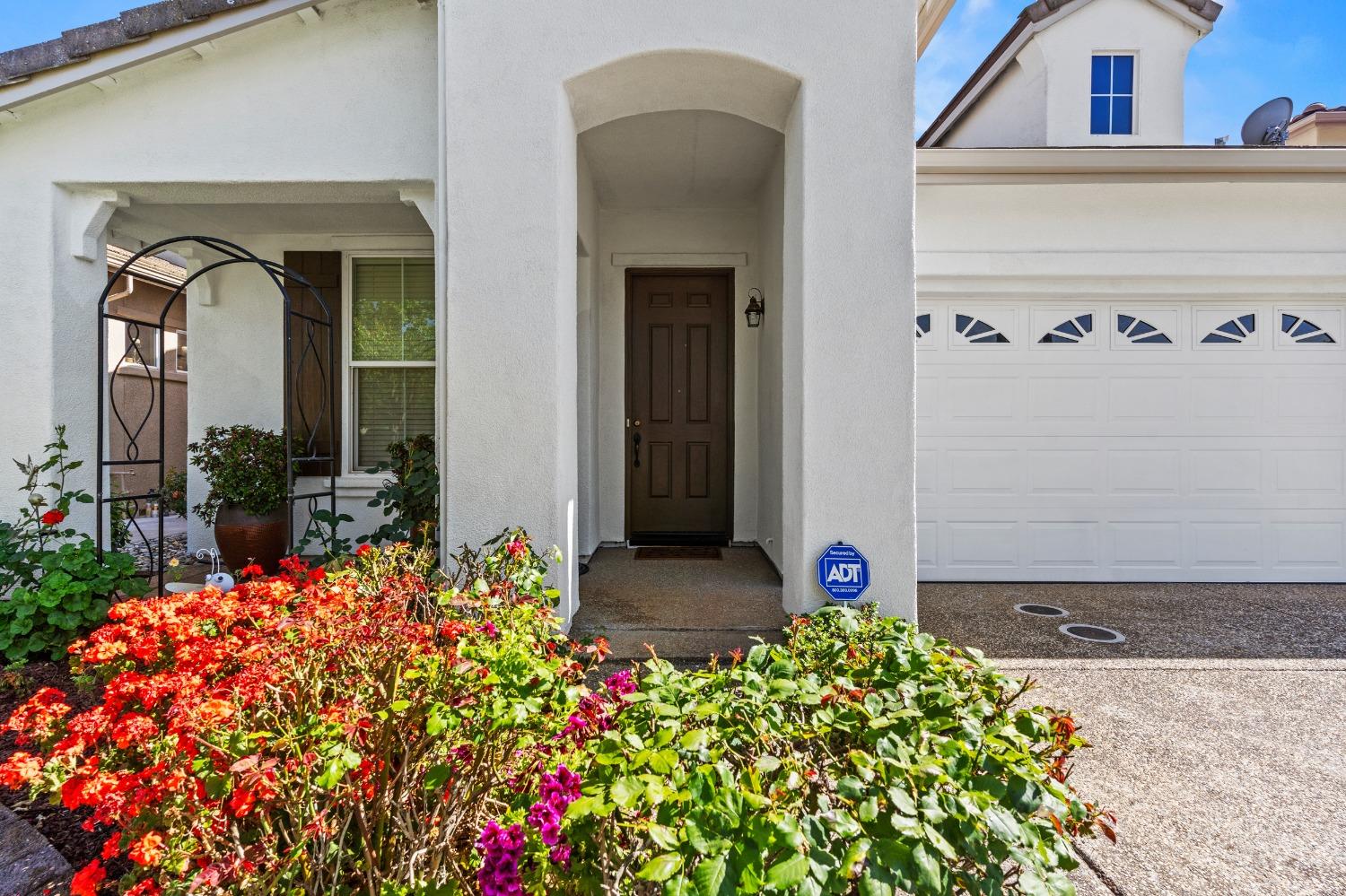 Detail Gallery Image 4 of 55 For 3930 Riley Anton Way, Rancho Cordova,  CA 95742 - 3 Beds | 2 Baths