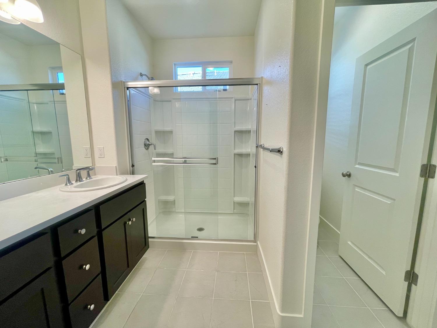 Detail Gallery Image 8 of 10 For 1112 Pearl Dr, Los Banos,  CA 93635 - 3 Beds | 2 Baths