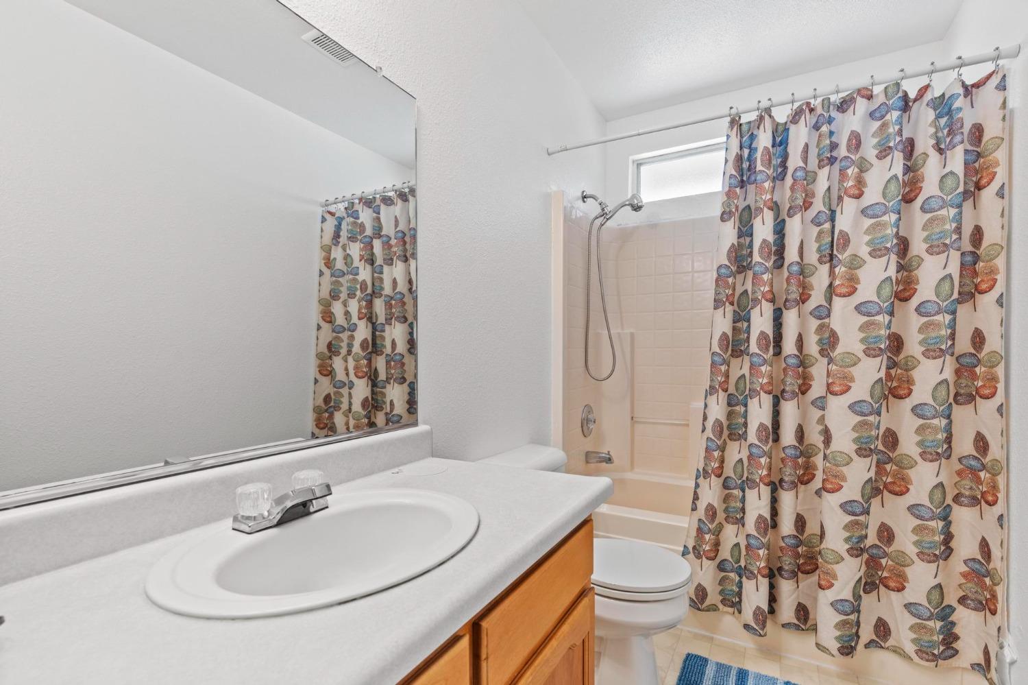 Detail Gallery Image 17 of 32 For 2728 Lowell Dr, Chico,  CA 95973 - 3 Beds | 2 Baths