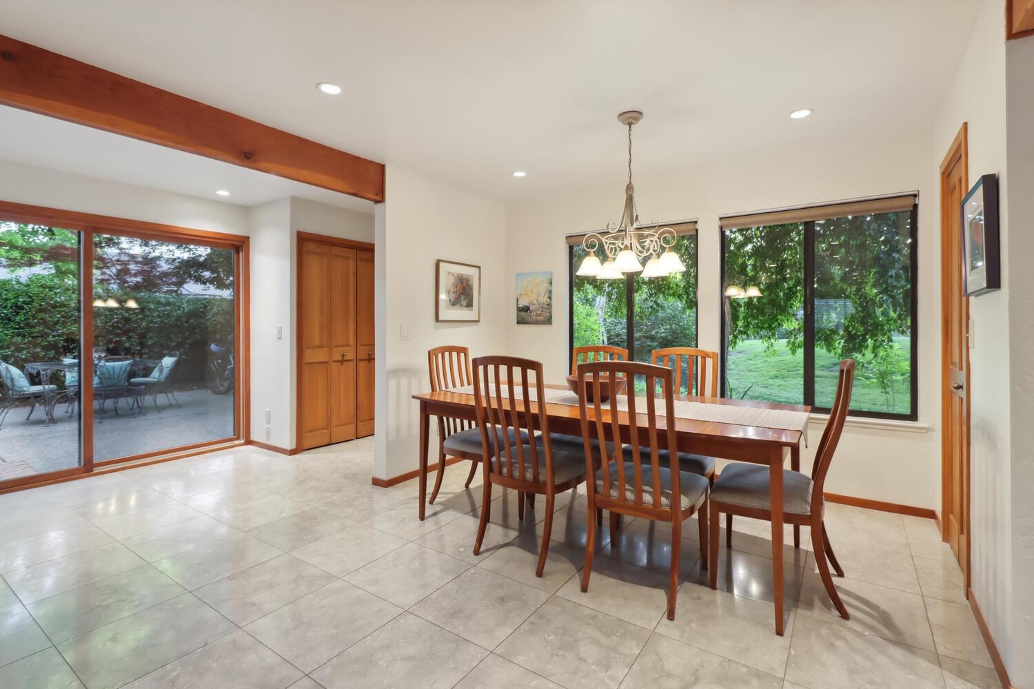 Detail Gallery Image 21 of 74 For 2323 Elendil Ln, Davis,  CA 95616 - 4 Beds | 4 Baths