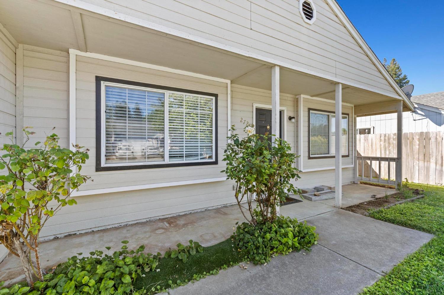 Detail Gallery Image 2 of 32 For 2728 Lowell Dr, Chico,  CA 95973 - 3 Beds | 2 Baths