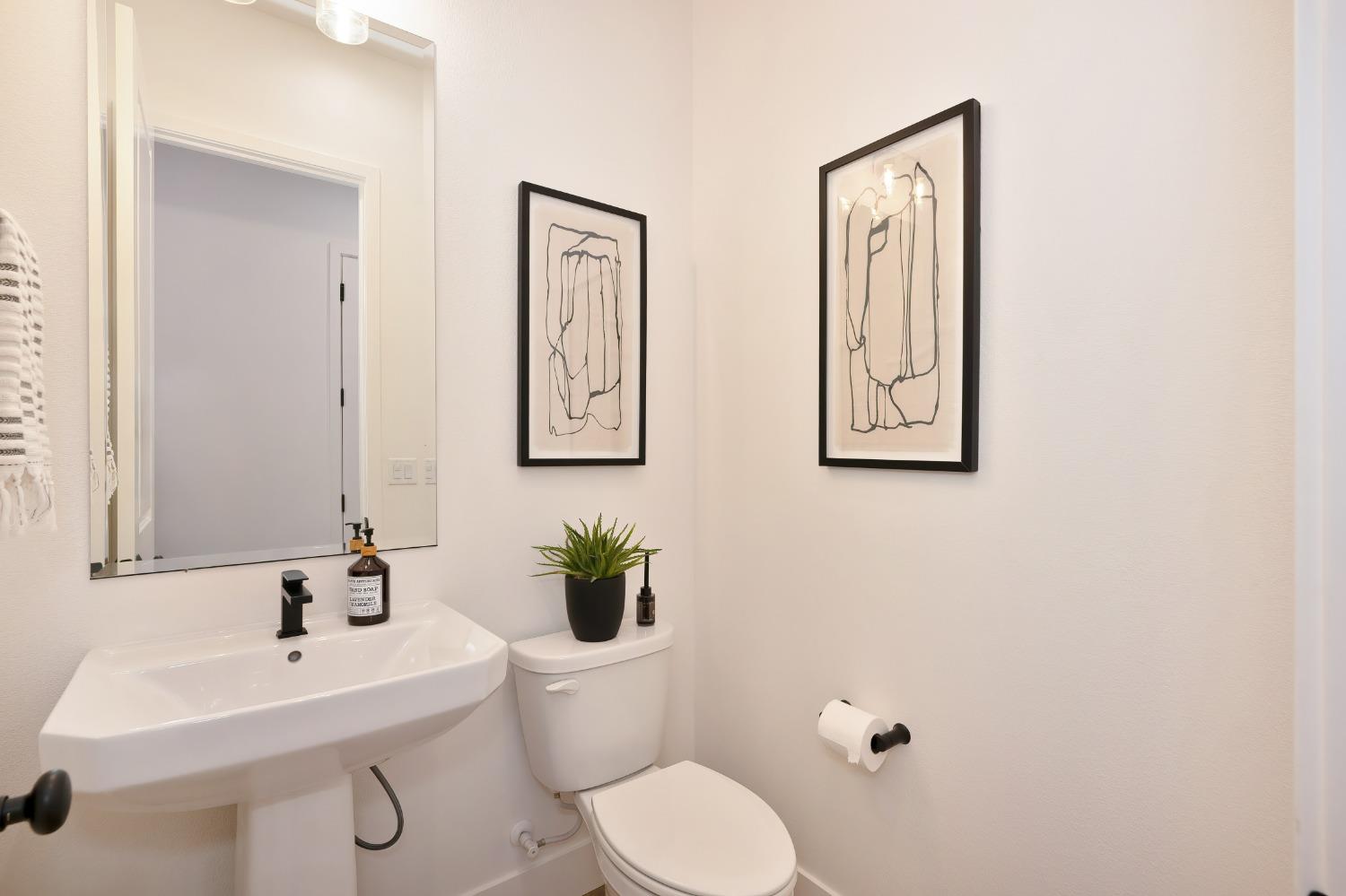 Detail Gallery Image 22 of 57 For 2327 5th Ave, Sacramento,  CA 95818 - 3 Beds | 2/1 Baths