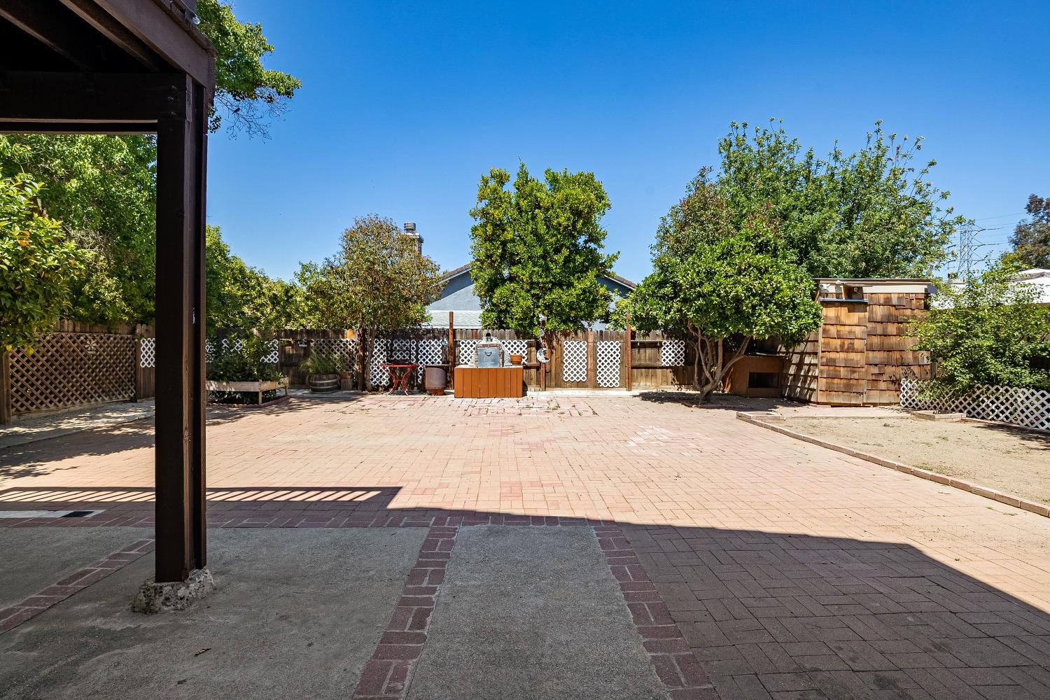 Detail Gallery Image 30 of 39 For 1867 William Moss Blvd, Stockton,  CA 95206 - 4 Beds | 2/1 Baths